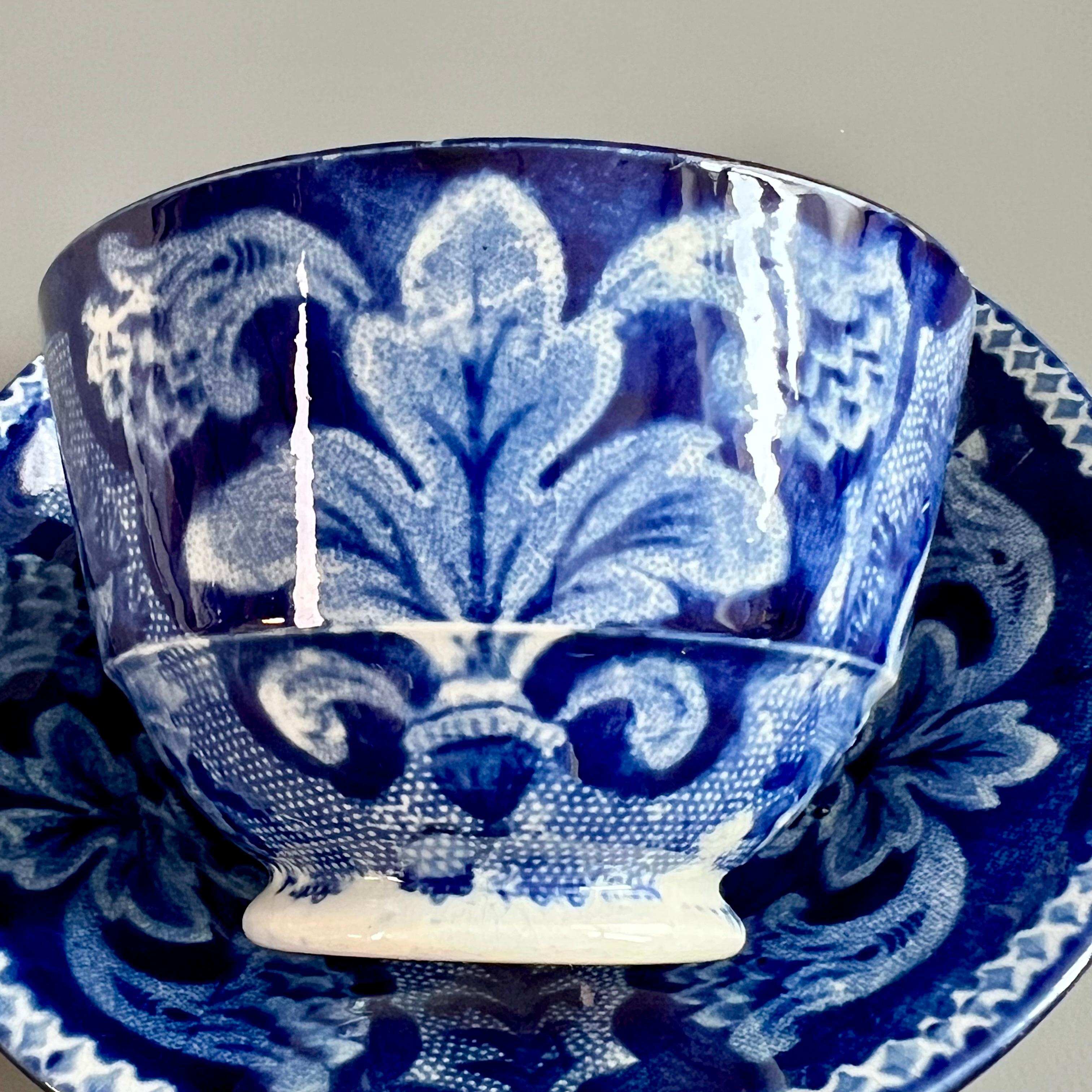 Joseph Stubbs Pearlware Tea bowl, Blue and White with Swans, Regency, circa 1825 For Sale 1