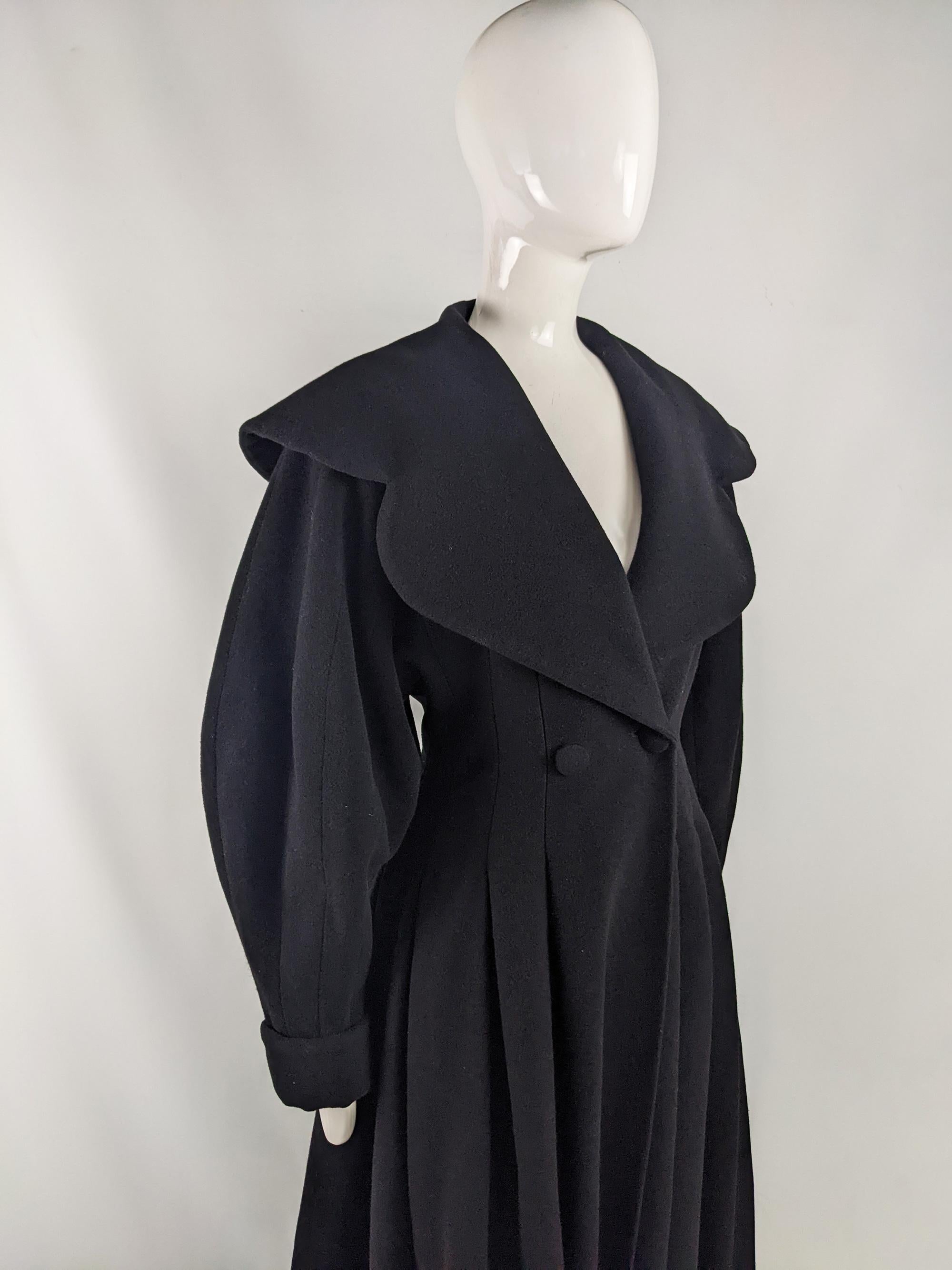 Joseph Vintage Womens Black Heavy Wool Fit & Flare Riding Coat, 1980s In Good Condition In Doncaster, South Yorkshire