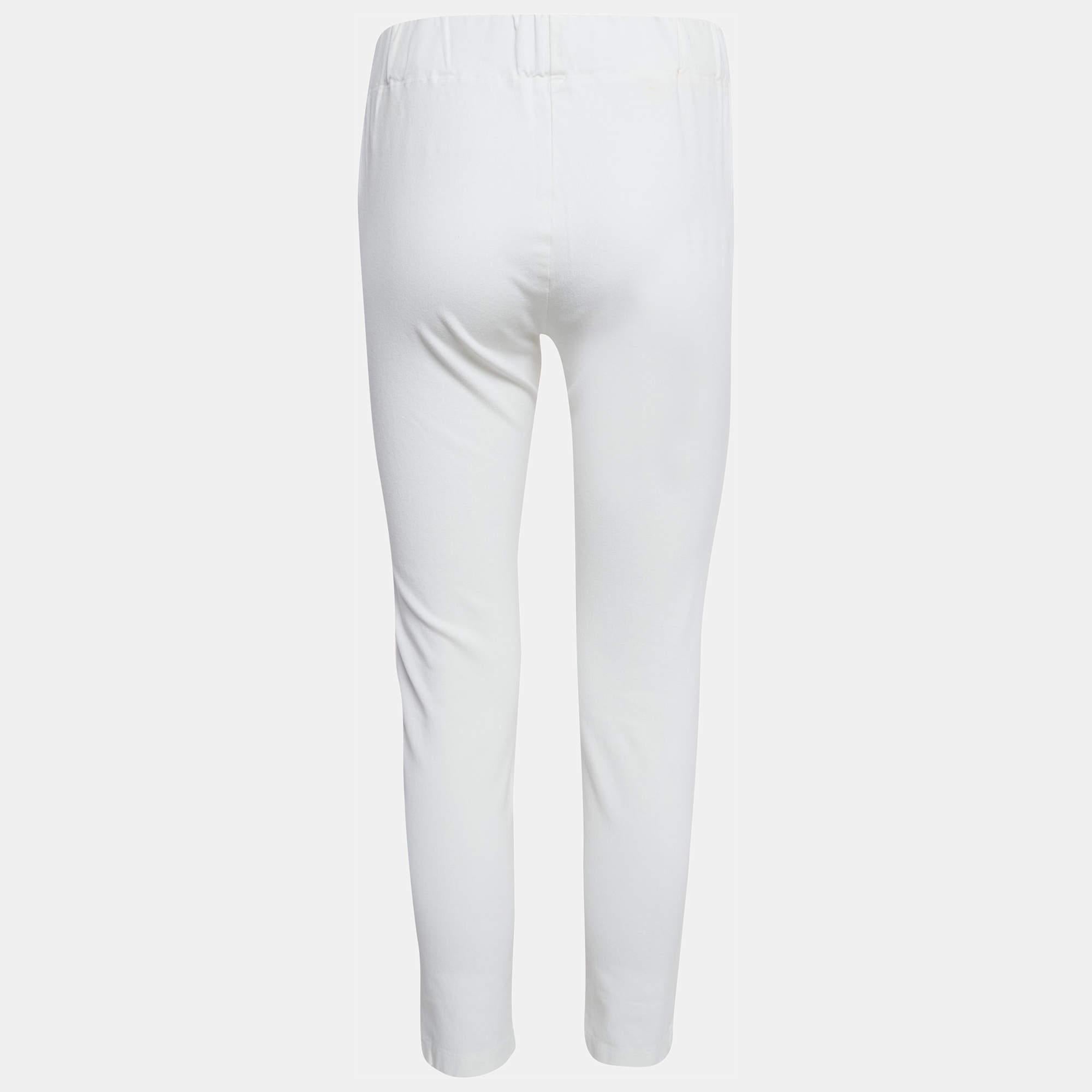 For your workout sessions lounging around or just running errands these leggings will come in handy multiple times. They are made from quality materials and have a good fit.