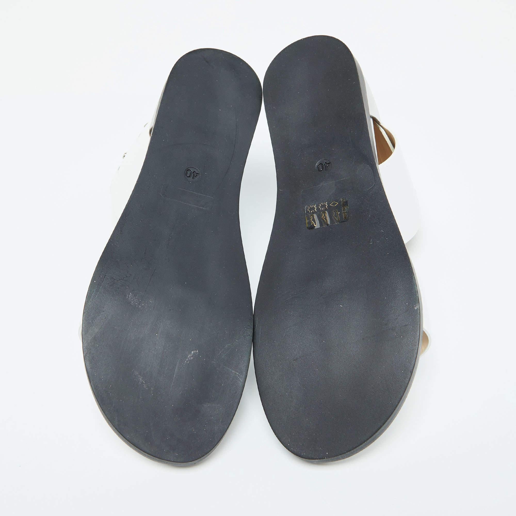 Joseph White/Silver Leather Ankle Strap Flat Sandals Size 40 For Sale 1