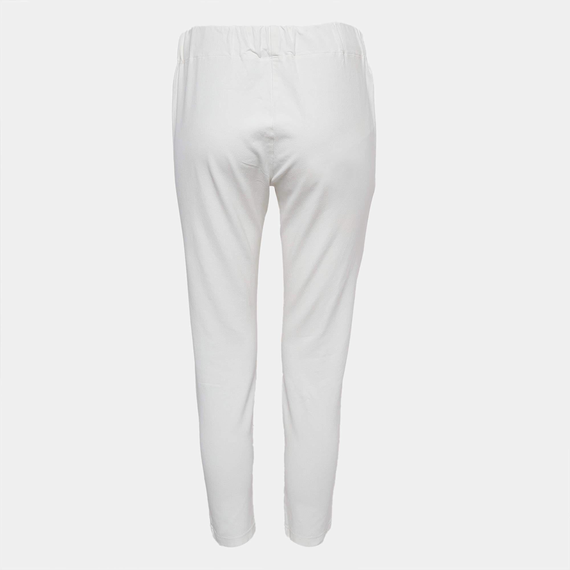 For your workout sessions lounging around or just running errands these leggings will come in handy multiple times. They are made from quality materials and have a good fit.