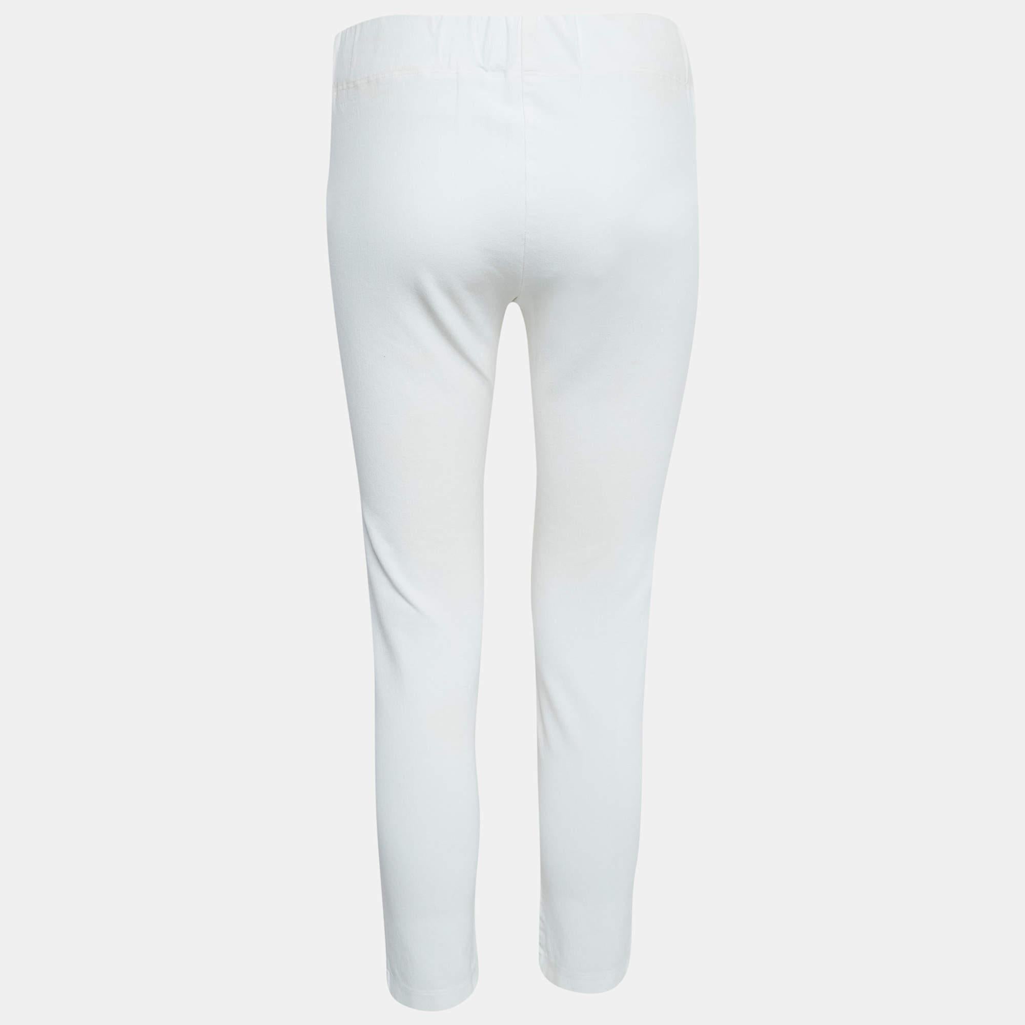 For your workout sessions lounging around or just running errands these leggings will come in handy multiple times. They are made from quality materials and have a good fit.