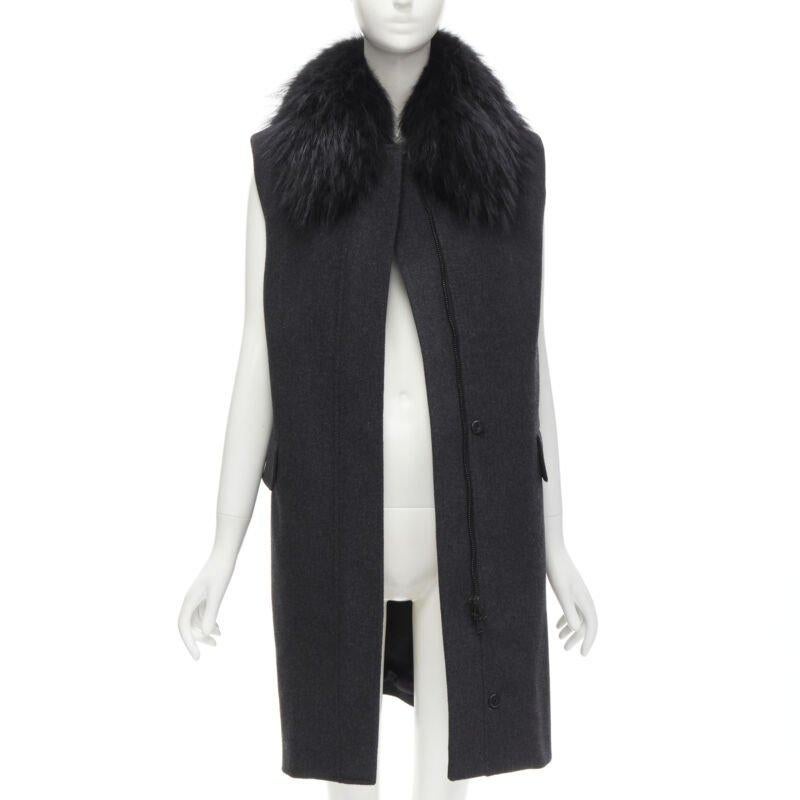 Nero JOSEPH lana nera minimal oversize collo di pelliccia tasche con patta gilet boxy FR38 S in vendita