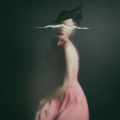 Intimate Perspective de Josephine Cardin - Photographie de mode contemporaine