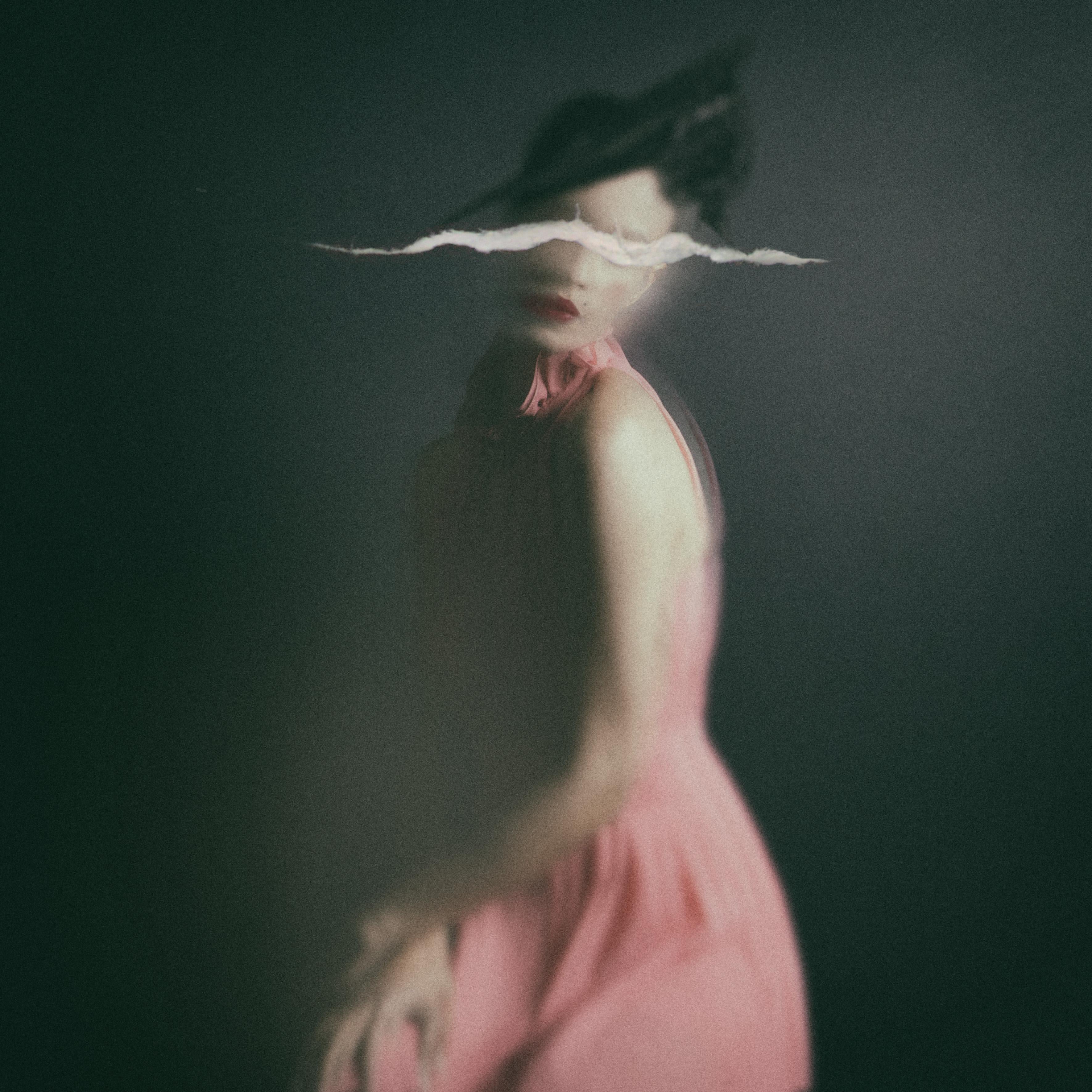 Intimate Perspective von Josephine Cardin Zeitgenössische Modefotografie