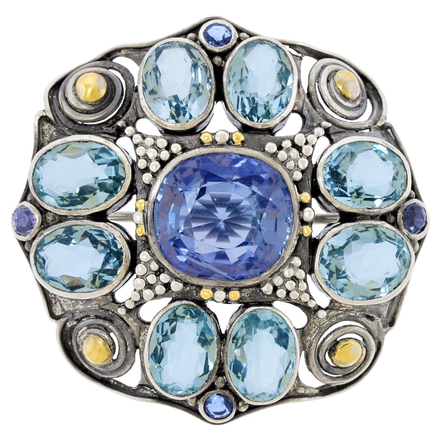 Josephine Hartwell Shaw Broche Arts and Crafts en saphir et aigue-marine