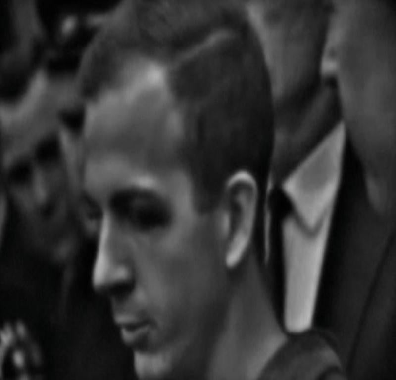 Untitled #42 Video di Josh Azzarella, 2007

Informazioni aggiuntive:
Mezzo di comunicazione: Video
Edizione di 7 + 3AP
Dimensione: 00:44 

Informazioni sull'artista: Josh Azzarella (nato nel 1978, Ohio)

Crea video e fotografie che esplorano il