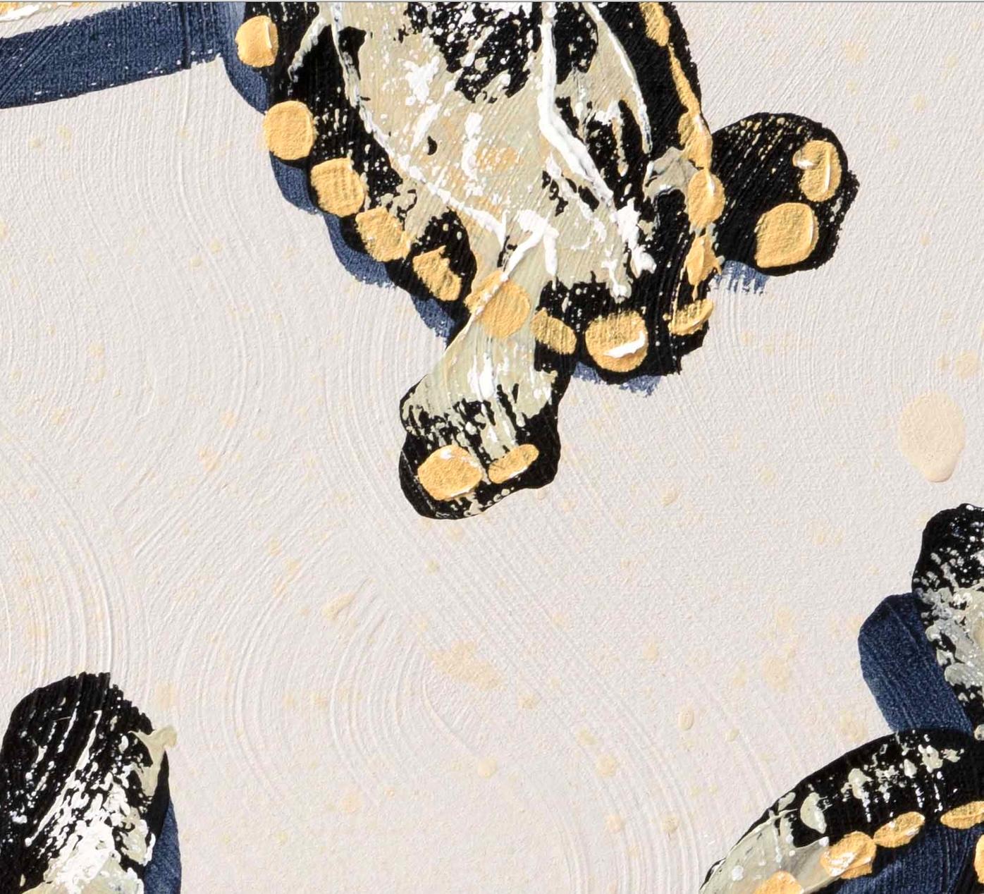 Tartarughe marine dorate su splash bianco sporco - Painting Contemporaneo di Josh Brown