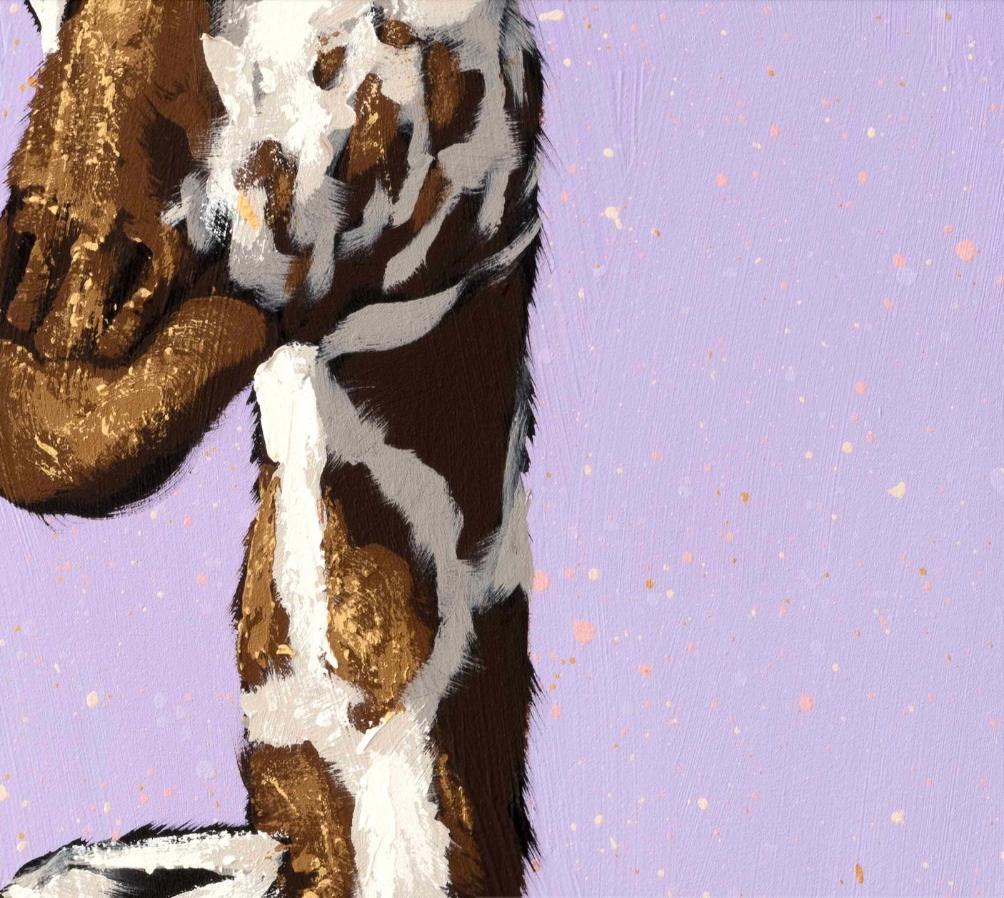 Deux girafe sur éclabousssures violettes - Violet Animal Painting par Josh Brown