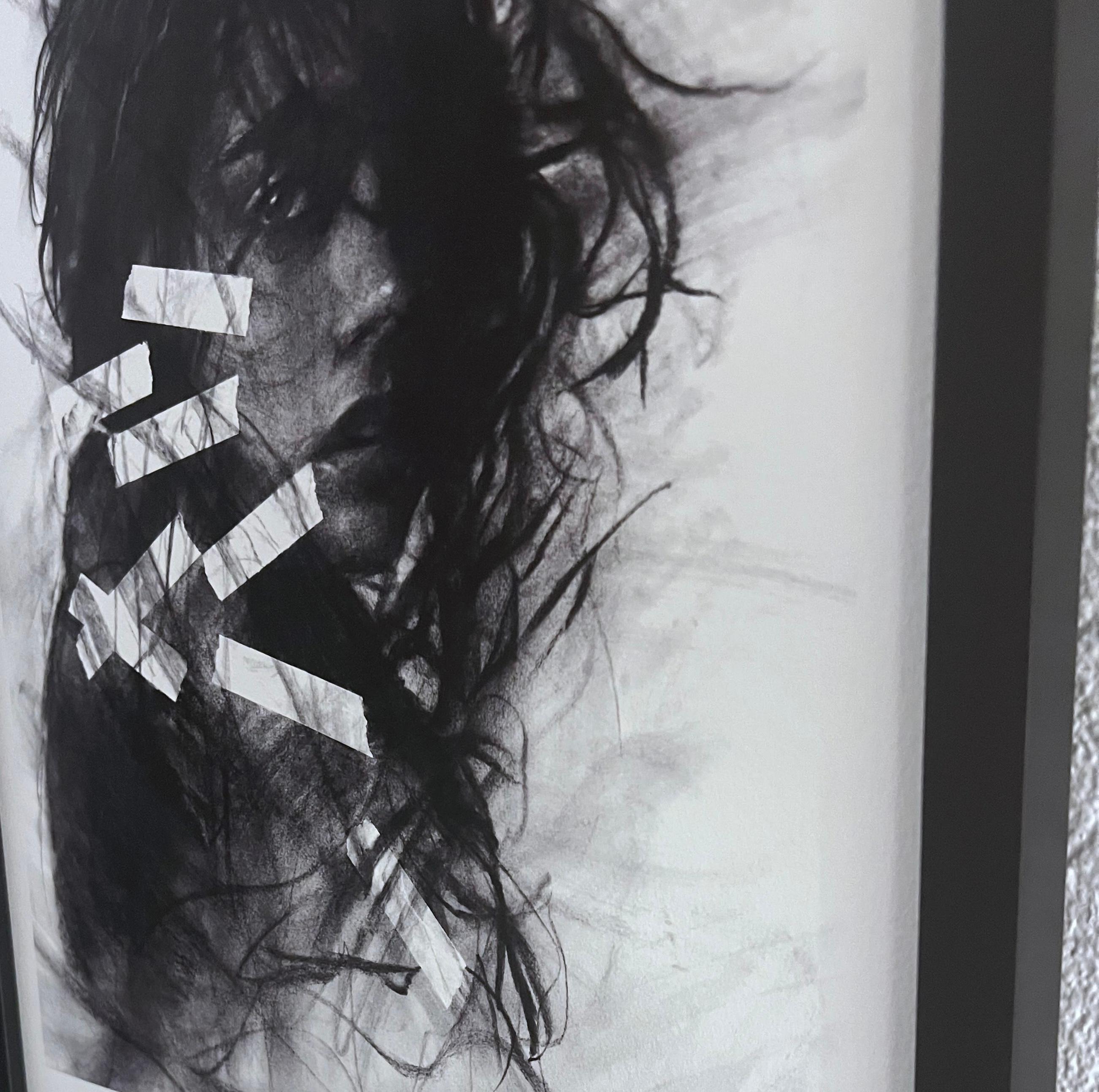 zeitgenössisch figurativ schwarz-weiß Kohlestiftdruck Pop Art Interieur weiblich im Angebot 3