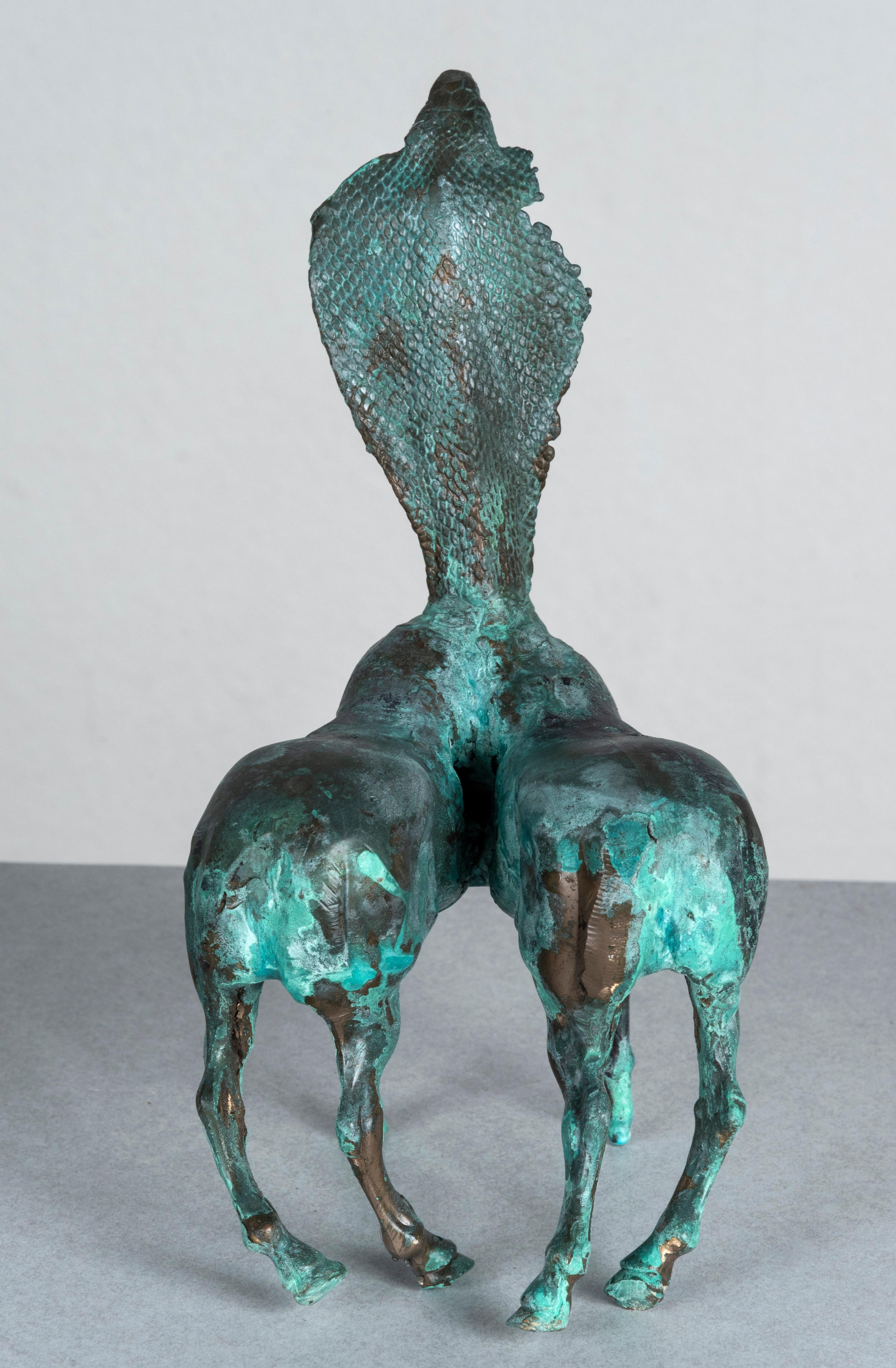 Zeitgenössische Bronzestatue: „Two Asses Serperus“ – Sculpture von Joshua Goode