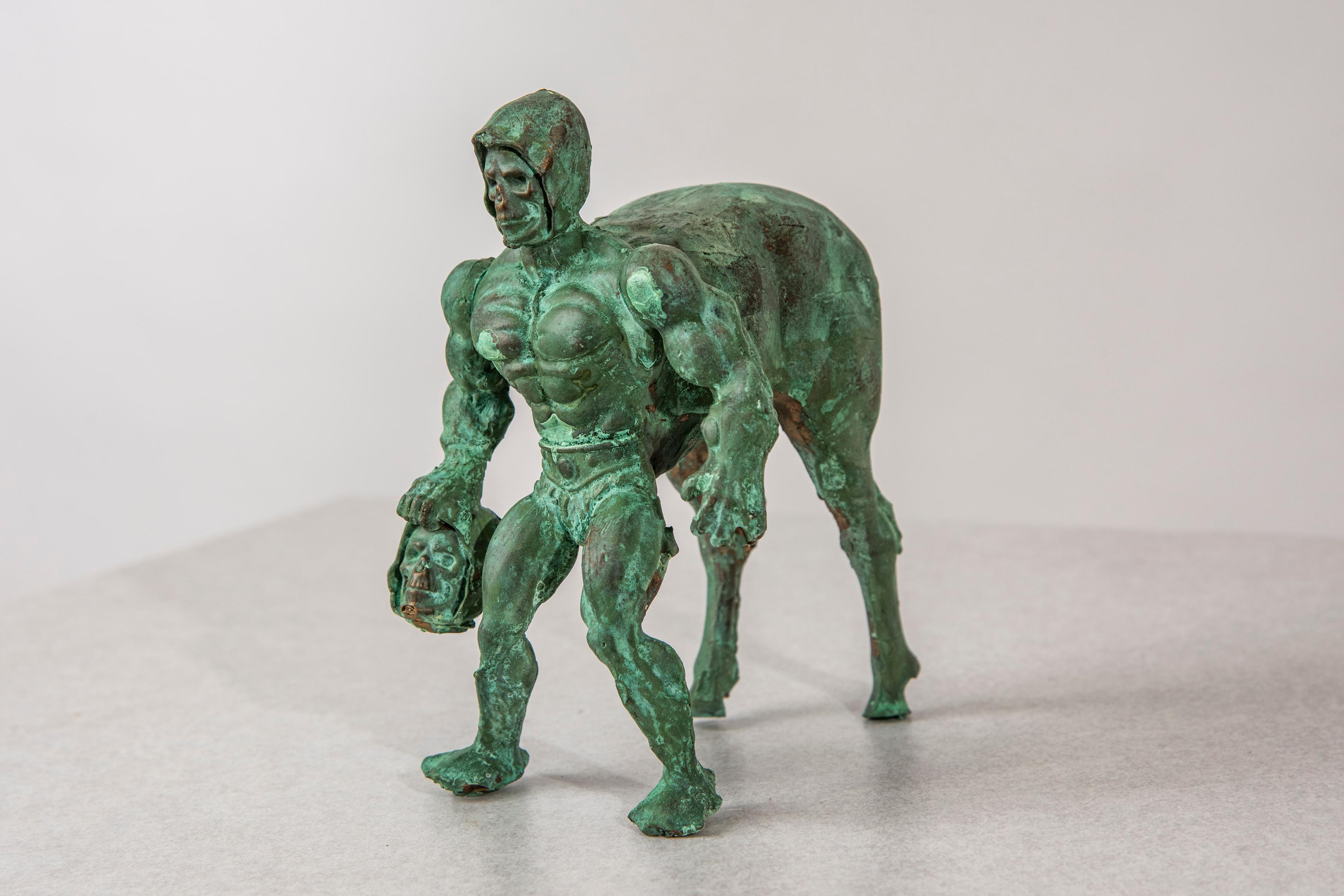 Figurative Sculpture Joshua Goode - Sculpture figurative en bronze : Skeletaur