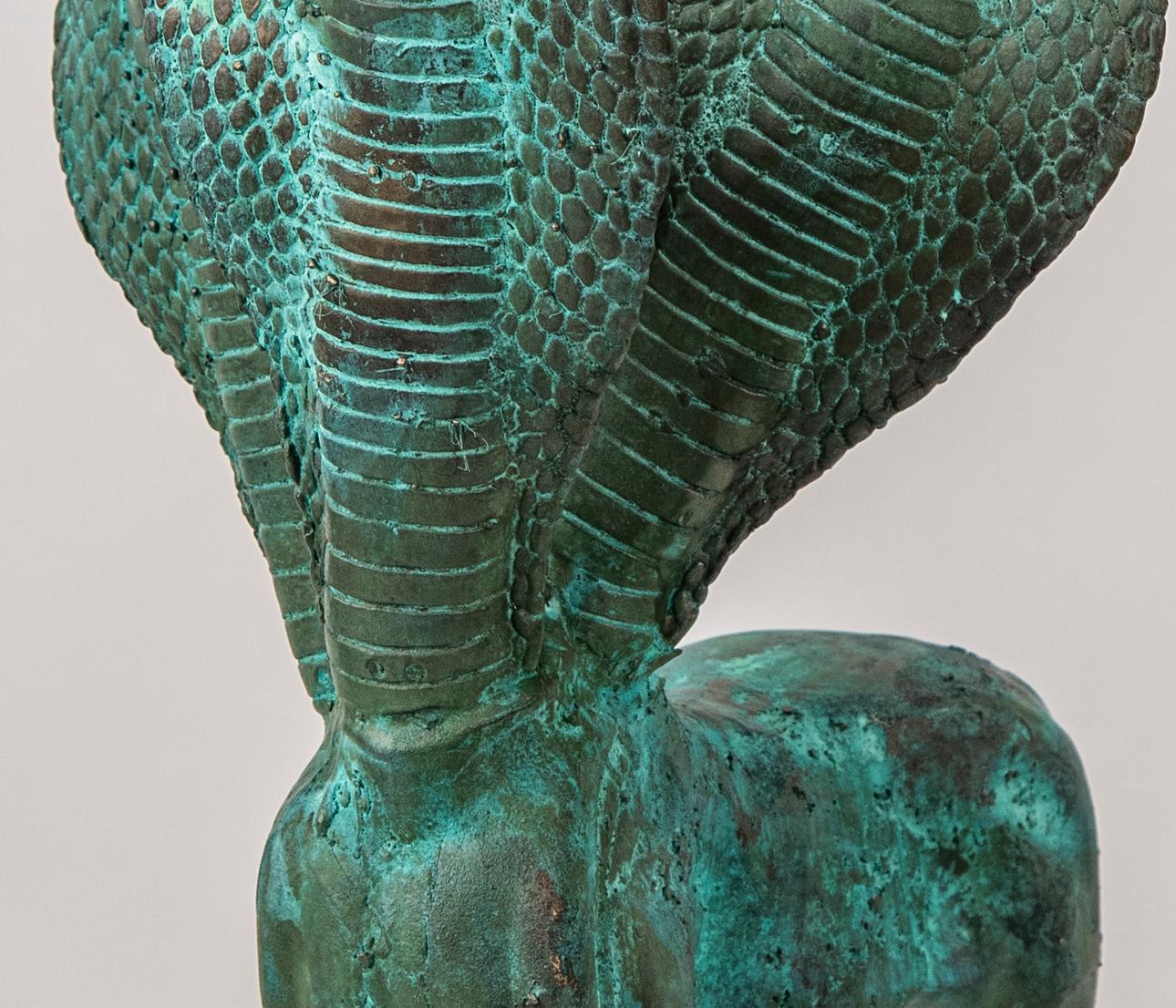 Scultura in bronzo, centauro serpente a tre teste: 'Serperus'. - Figurative Sculpture Oro di Joshua Goode