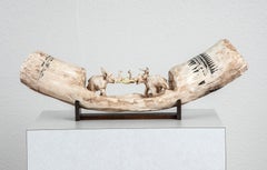 Tusk-Skulptur: „Fighting Mammoths“:: geschnitzter Mammoth-Schreibtisch