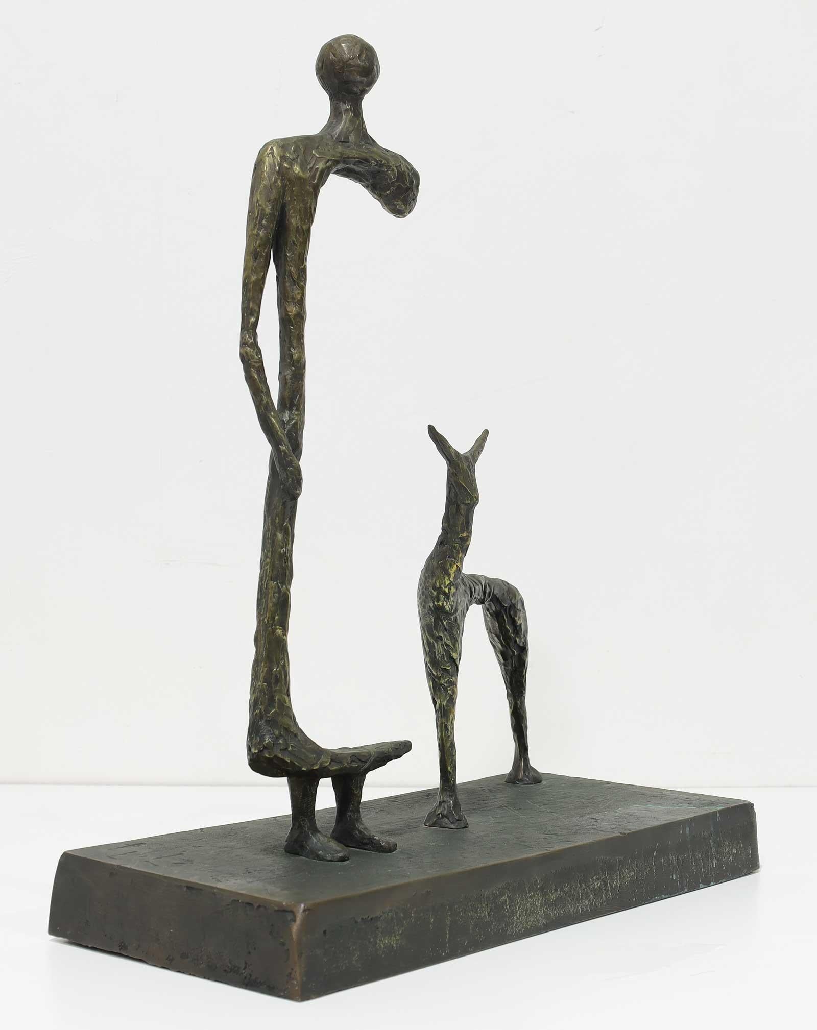 Joshua Kalfa nació en Israel y vive y trabaja en Canadá. Su obra suele representar animales y personas. Esta pieza está fechada en 1985 y mide 1/6.  

De su página web: 

Intento decir más con menos.... reduciendo la escultura a sus elementos
