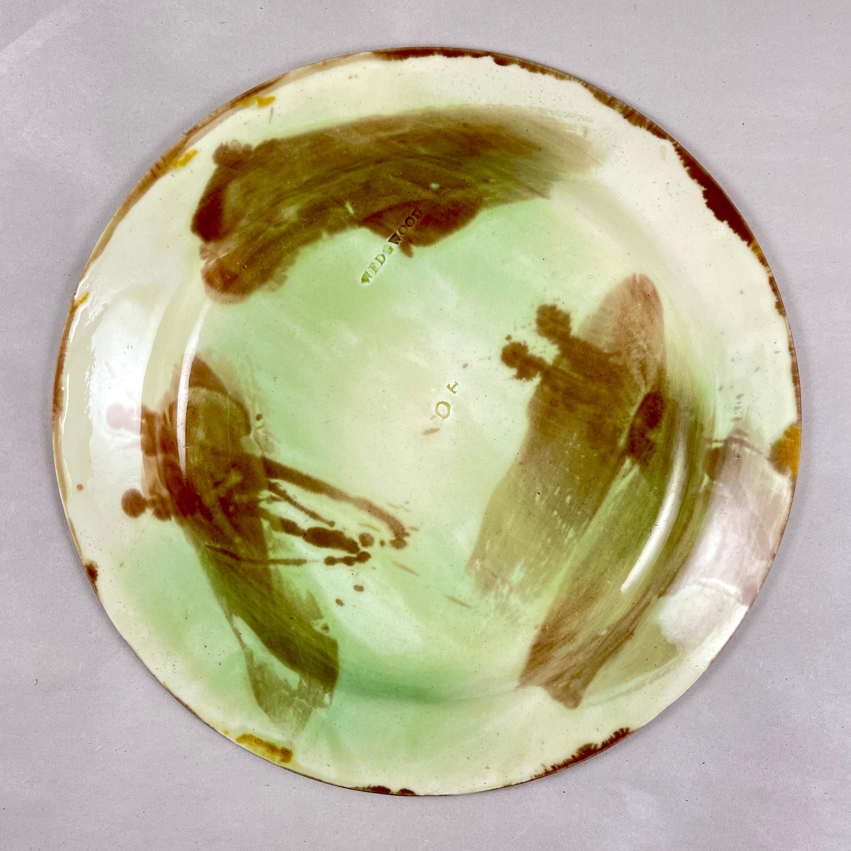 Poterie Josiah Wedgwood feuille de chou colorée sur plaque de panier en vente
