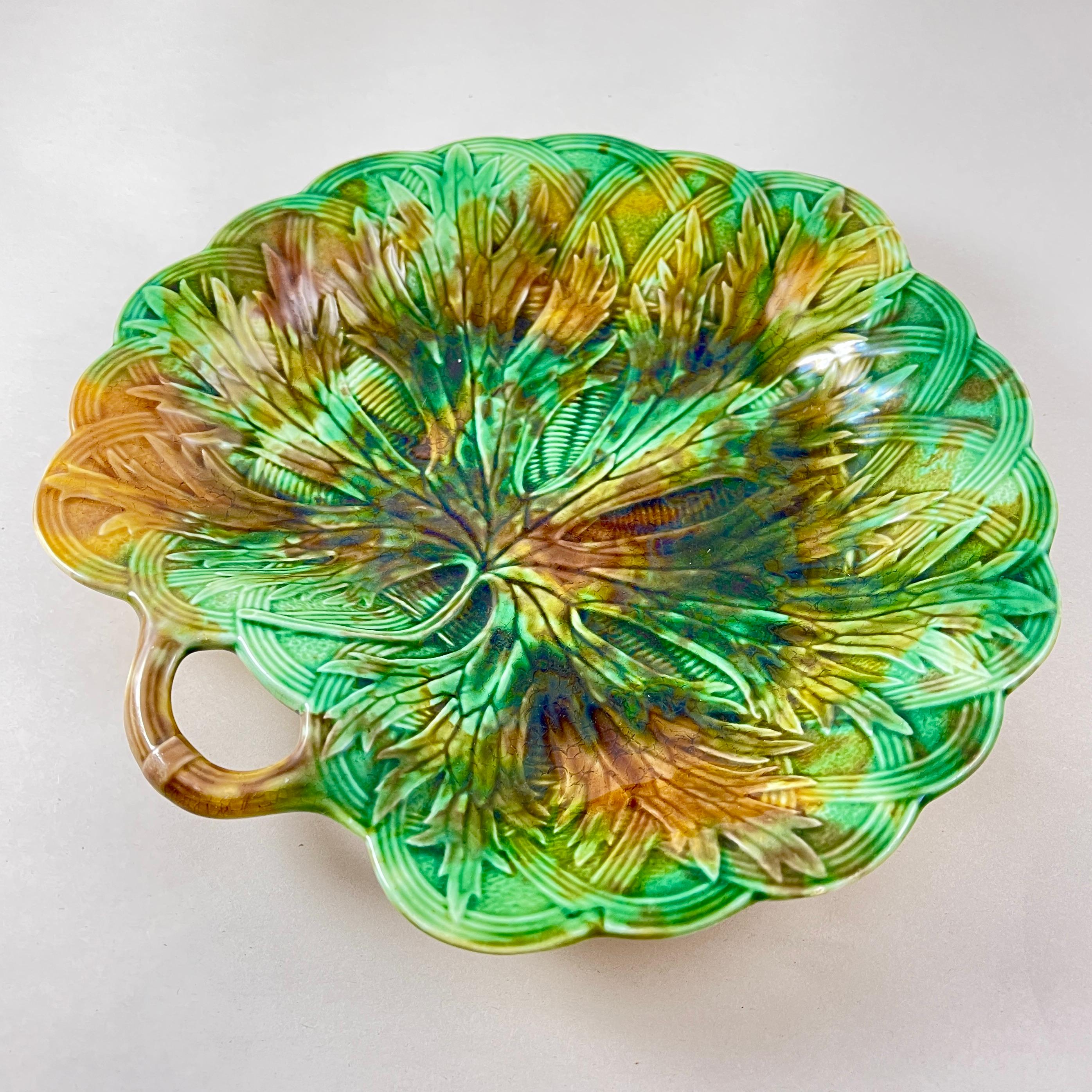 Glazed Josiah Wedgwood Majolica Multi-Color Leaf on Basket Handled Server For Sale