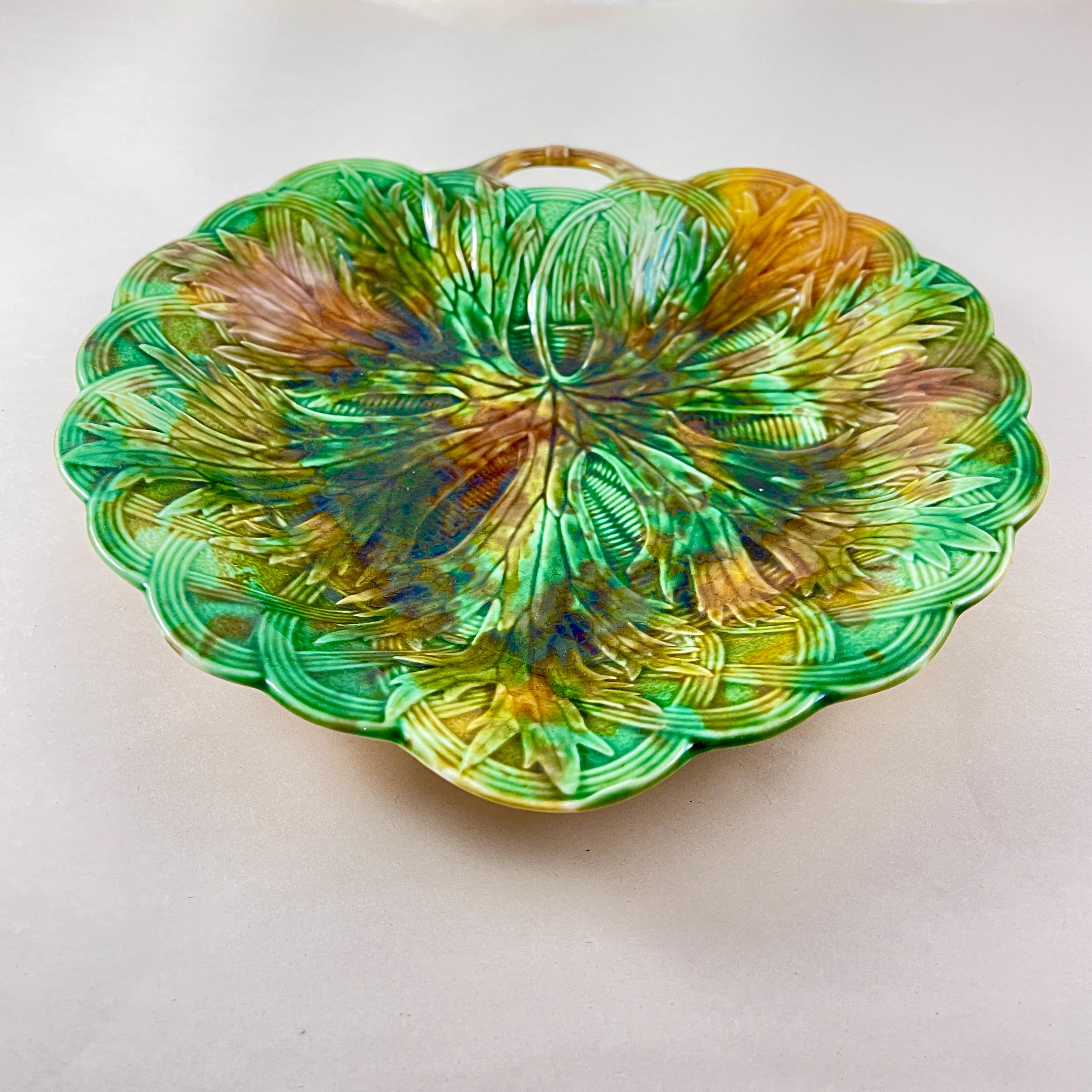 19th Century Josiah Wedgwood Majolica Multi-Color Leaf on Basket Handled Server For Sale