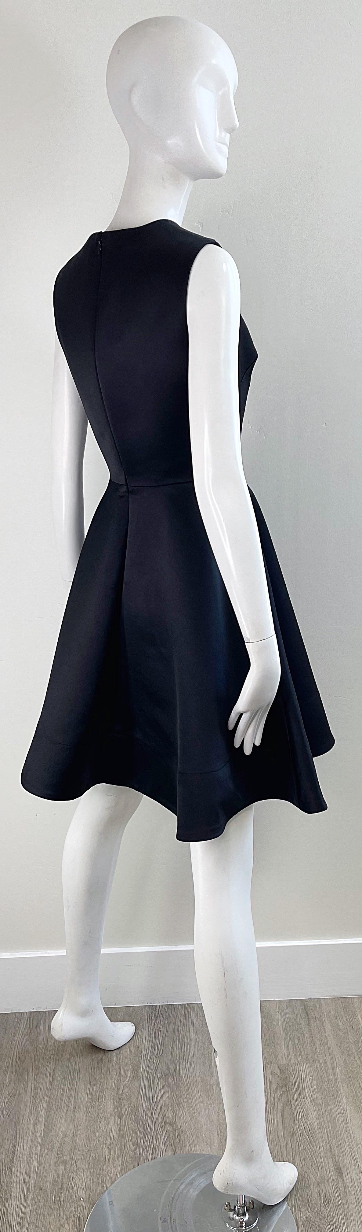 Women's Josie Natori Fall 2016 Size 4 Black Fit and Flare Sleeveless Dress w/ Pockets For Sale