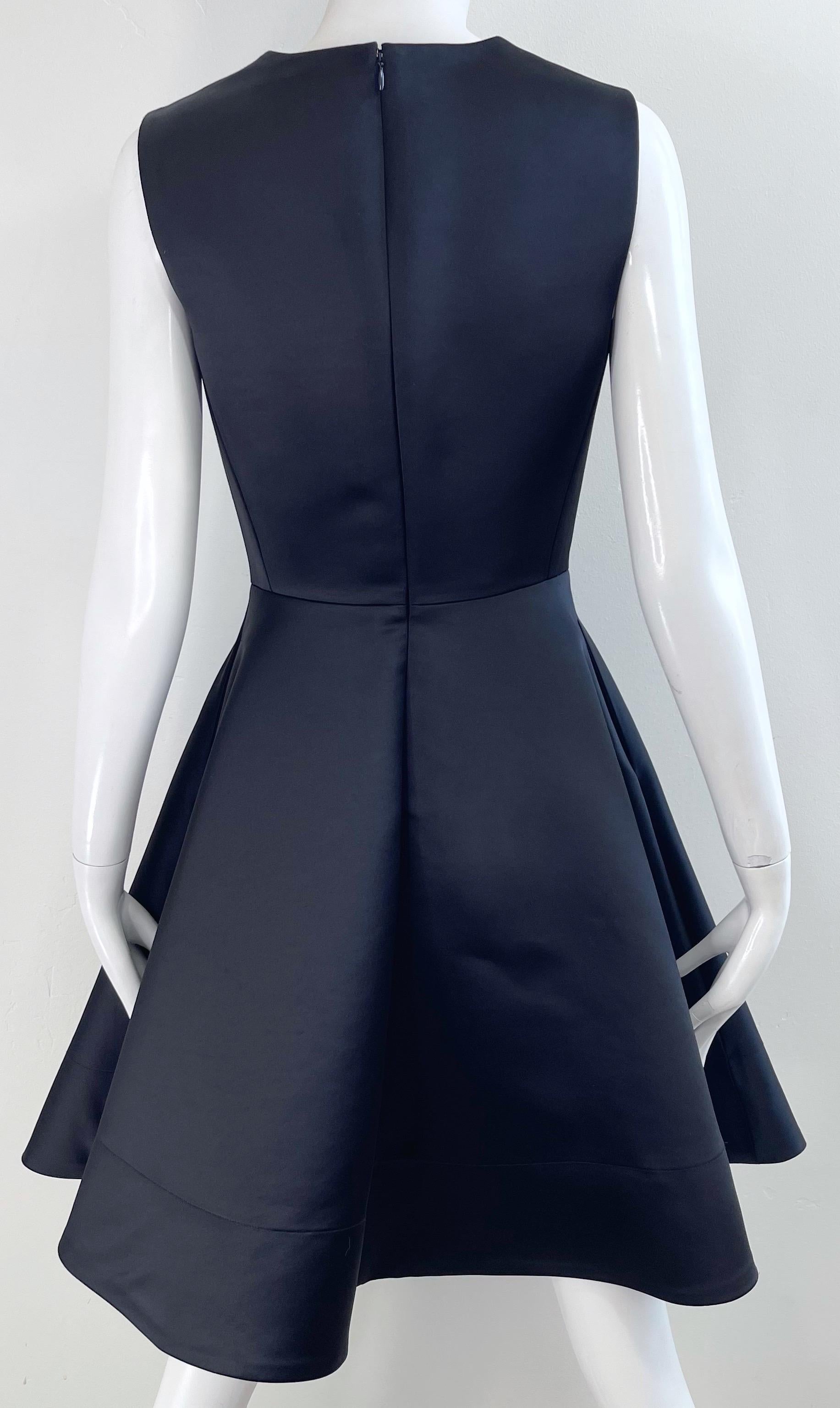 Josie Natori Fall 2016 Size 4 Black Fit and Flare Sleeveless Dress w/ Pockets For Sale 4