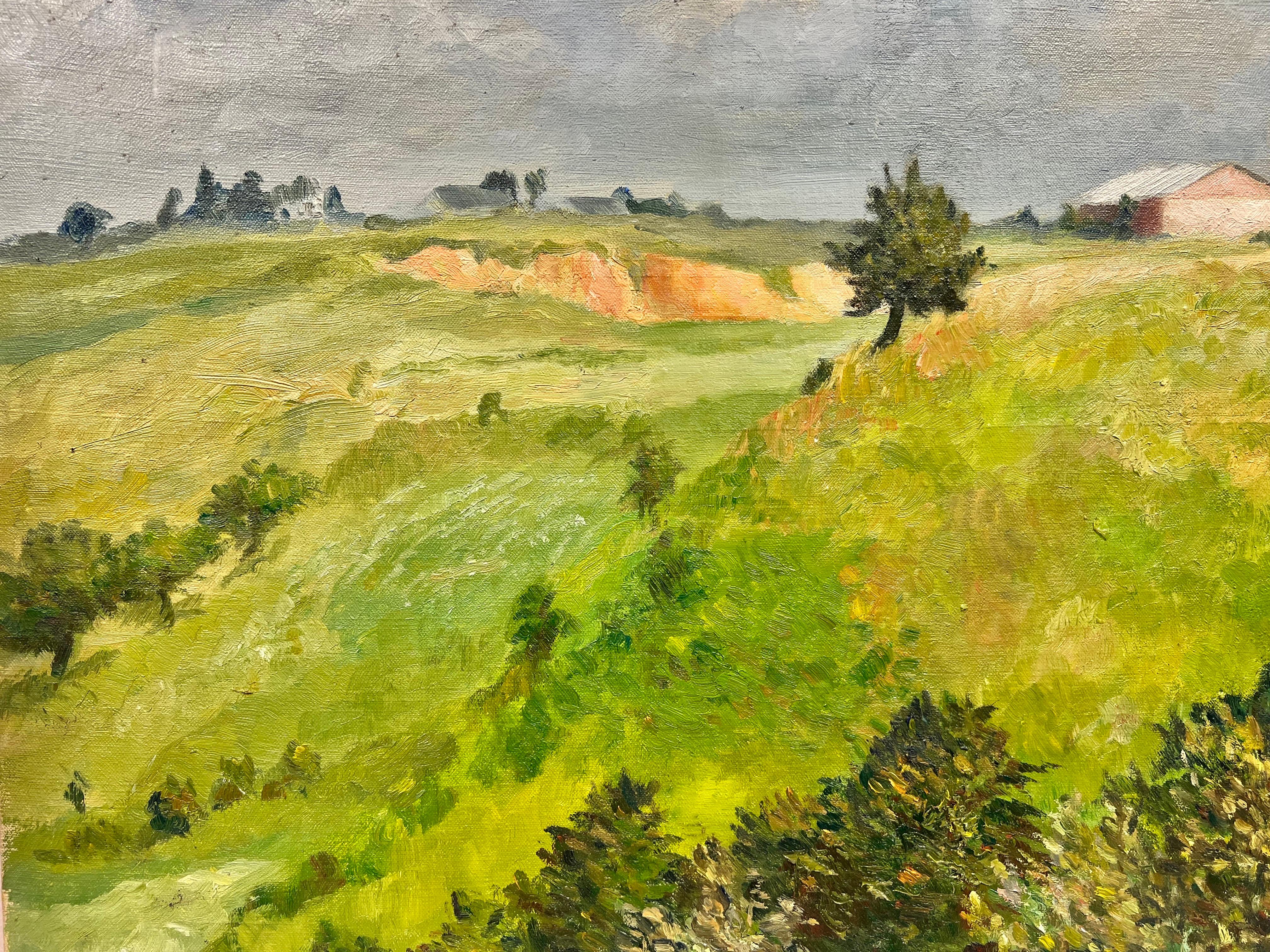 1950's Óleo Francés Post Impresionista Firmado Paisaje y Campos Verdes - Landscape Painting Marrón de Josine Vignon