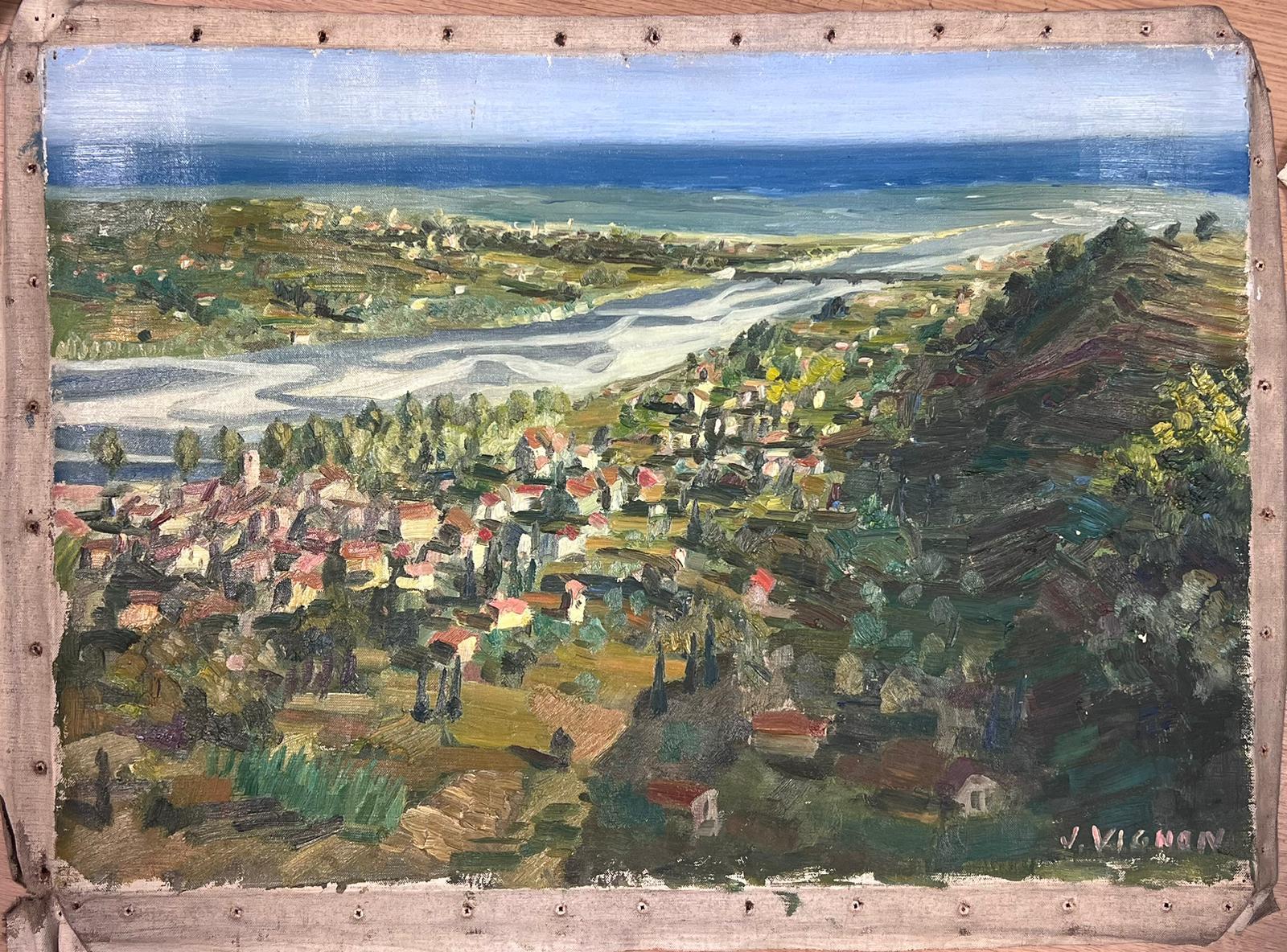 1950s French Post Impressionist Signed Provencal Village Wide View Coast Line  - Painting de Josine Vignon