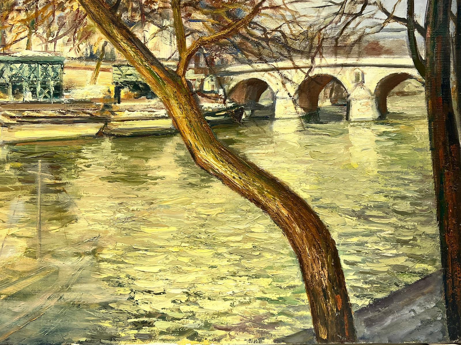 Luz de Otoño en París Hermosa Vista Atmosférica de los Barcos del Sena, Óleo Francés - Landscape Painting Marrón de Josine Vignon