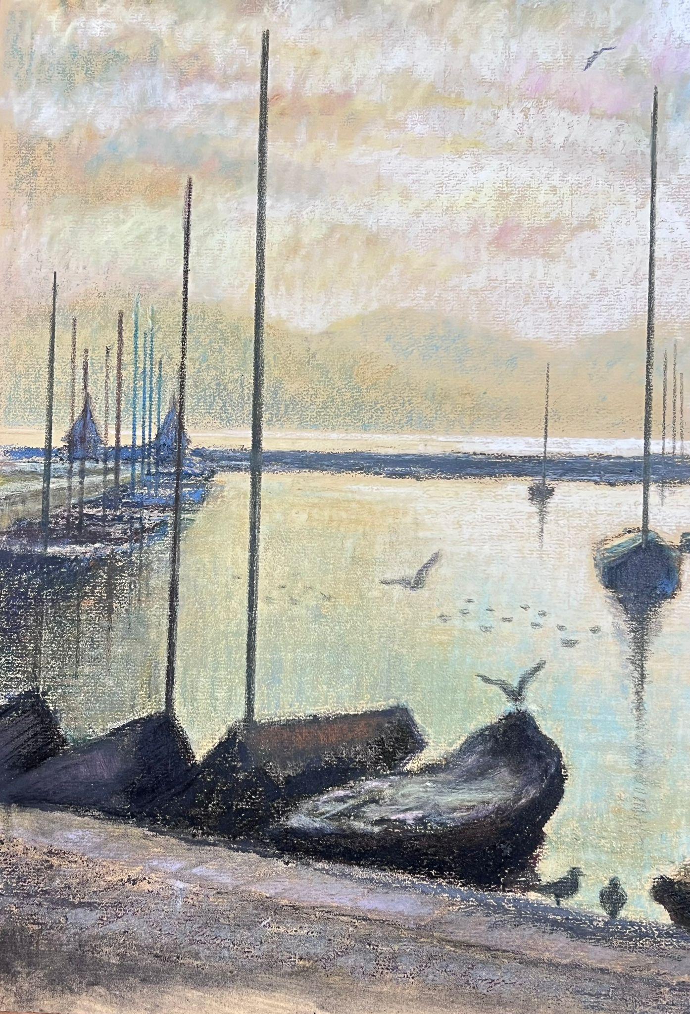 Vögel fliegen über Dappled Light Over Still Harbour 1970er Jahre Französisch Pastell-Landschaft (Impressionismus), Painting, von Josine Vignon