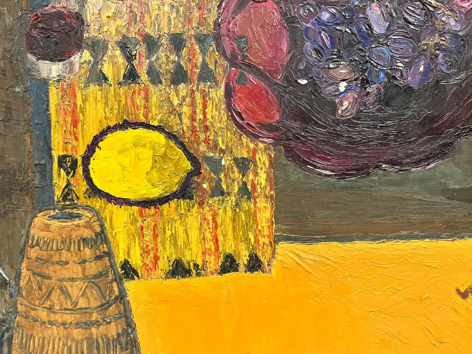 Interieur-Szene
von Josine Vignon (Französisch 1922-2022)
verso gestempelt
Ölgemälde auf Karton, ungerahmt
Brett: 18 x 22 Zoll

Farben: Orangefarben, lila, gelb, weiß und orange

Sehr guter Zustand

Provenienz: aus dem Nachlass des Künstlers,