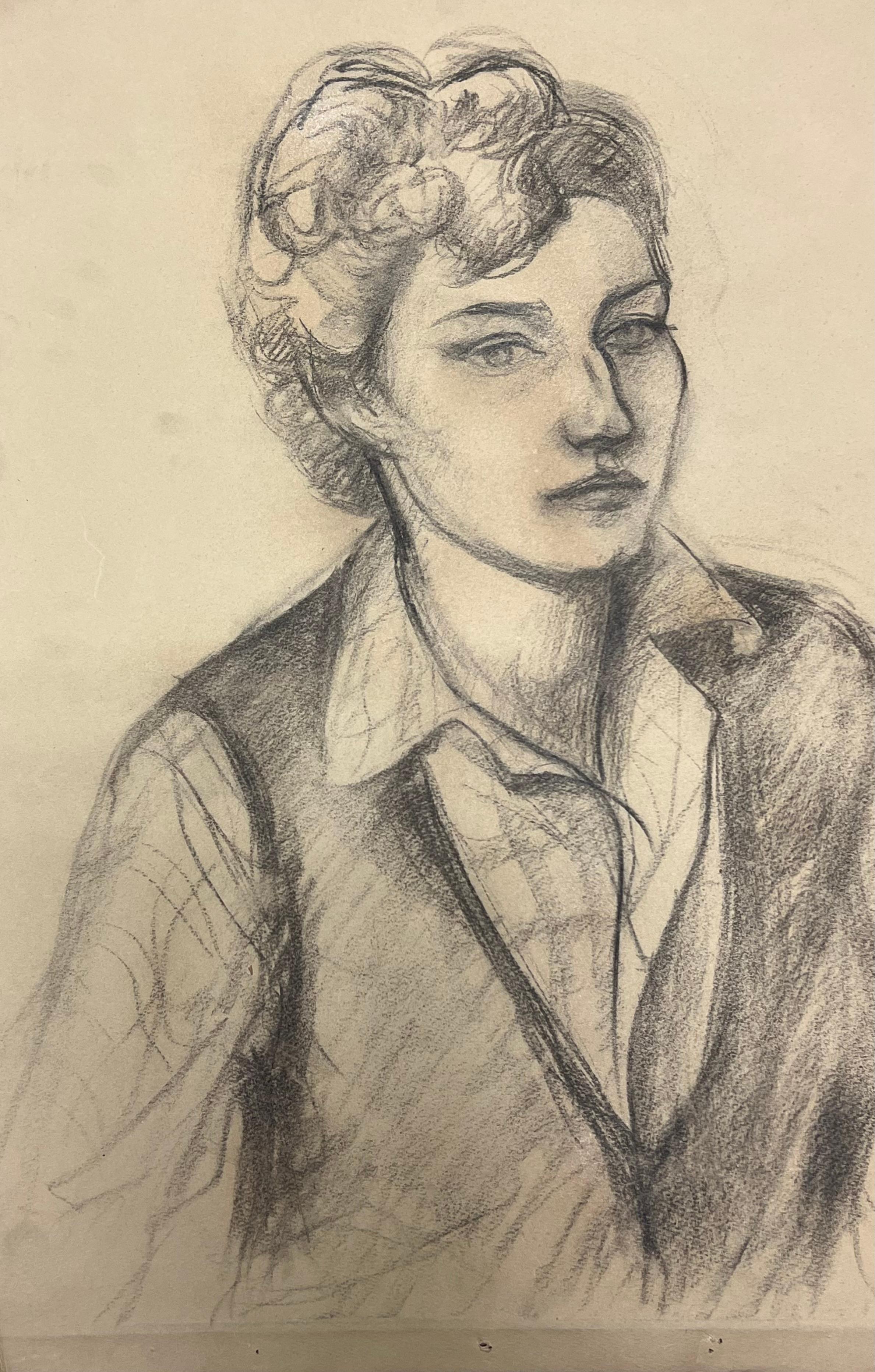 Ritratto a carboncino di una donna pensierosa della metà del secolo scorso - Figurative Art Beige di Josine Vignon