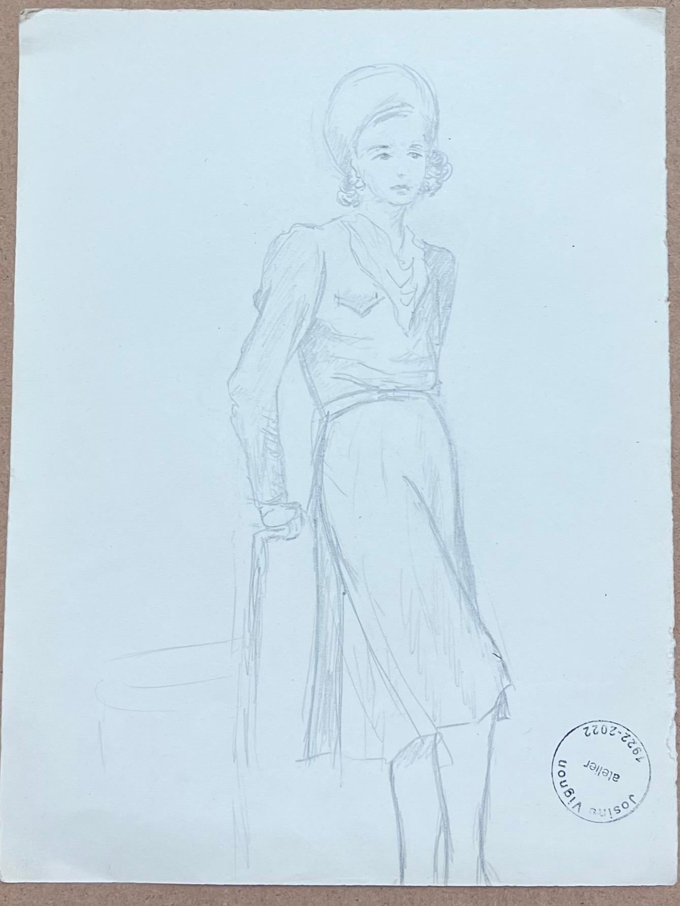 Französische Bleistiftskizze einer modischen Dame in einem eleganten Hut aus der Mitte des Jahrhunderts (Post-Impressionismus), Painting, von Josine Vignon
