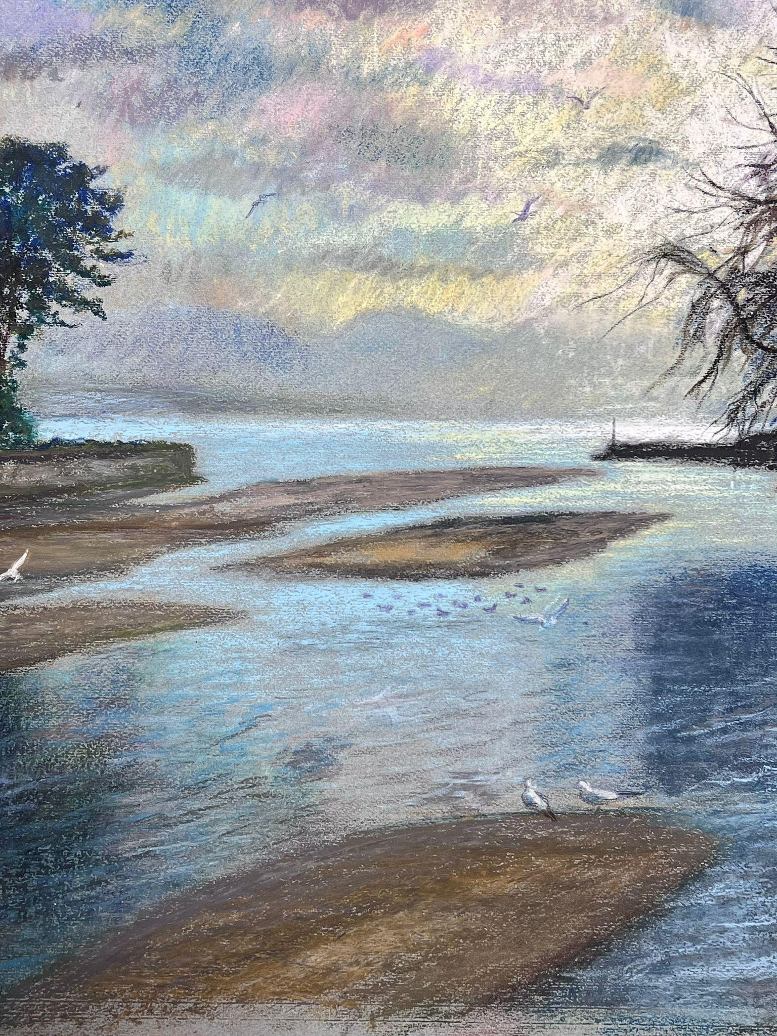 Weiße Vögel, die über applizierte Lichtsee fliegen, 1970er Jahre, Französisch-impressionistisches Pastell im Angebot 1