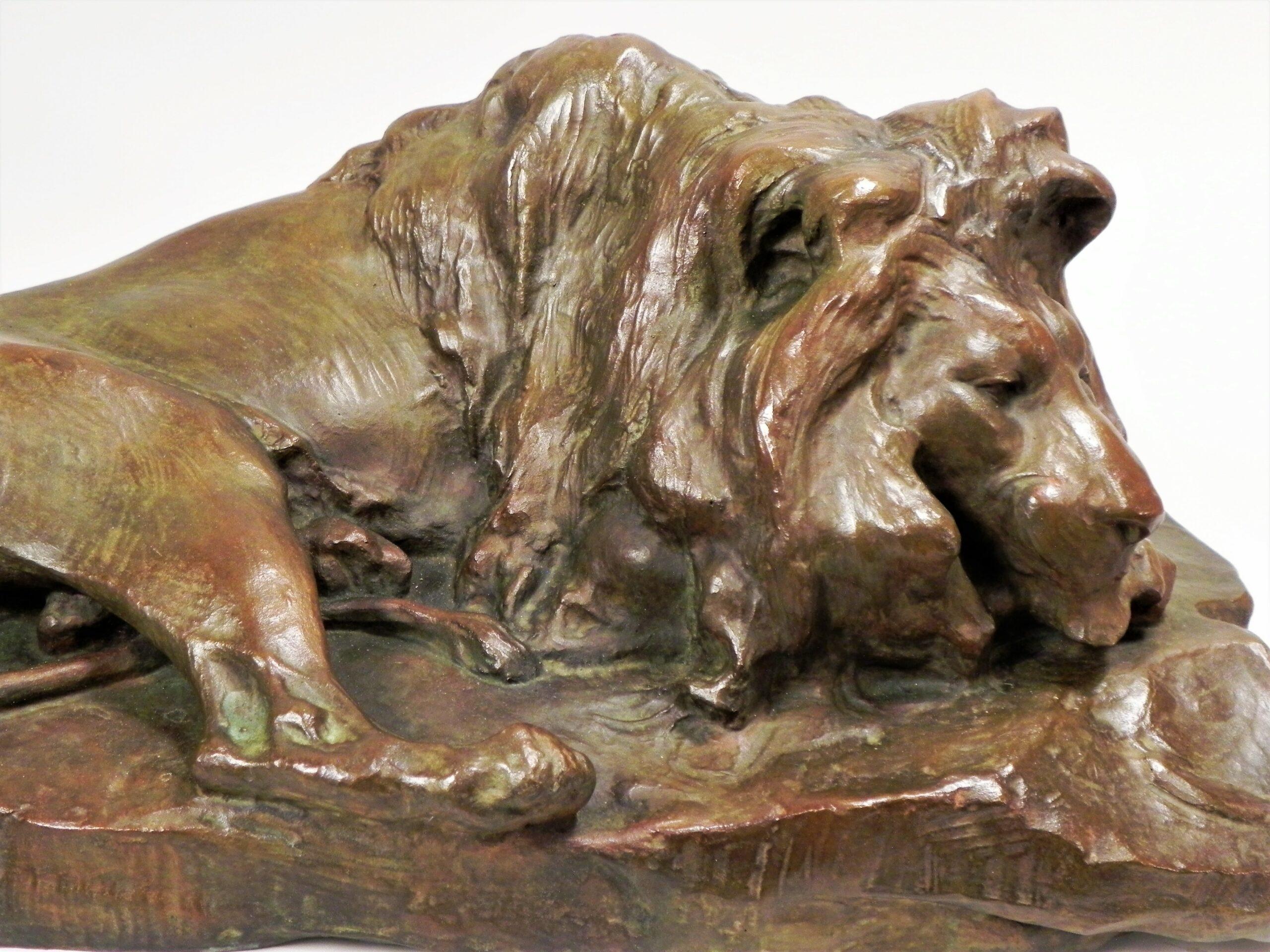Josuë DUPON (1864-1935) Lying Lion Bronze (ca 1908) For Sale 1