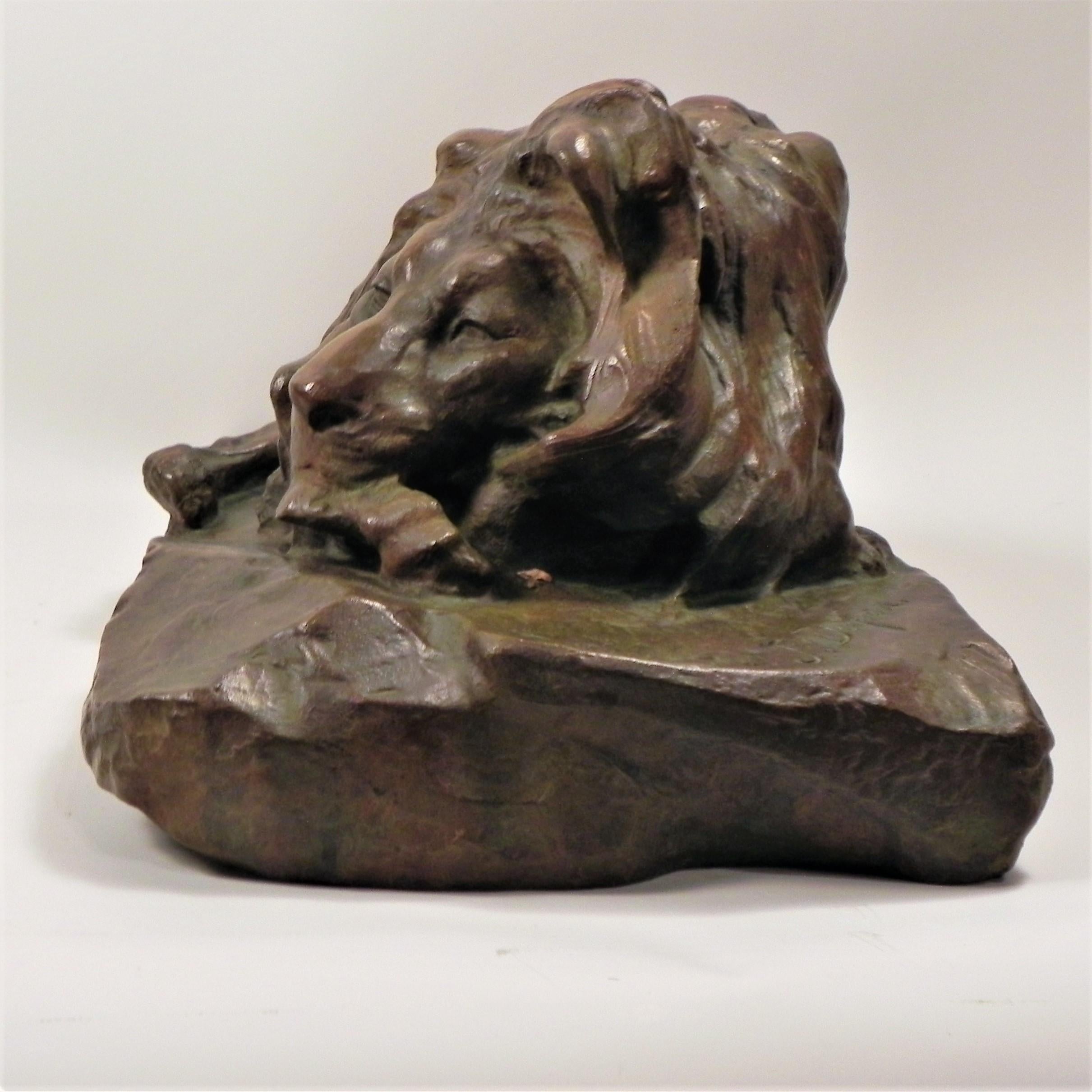 Josuë DUPON (1864-1935) Lying Lion Bronze (ca 1908) For Sale 2