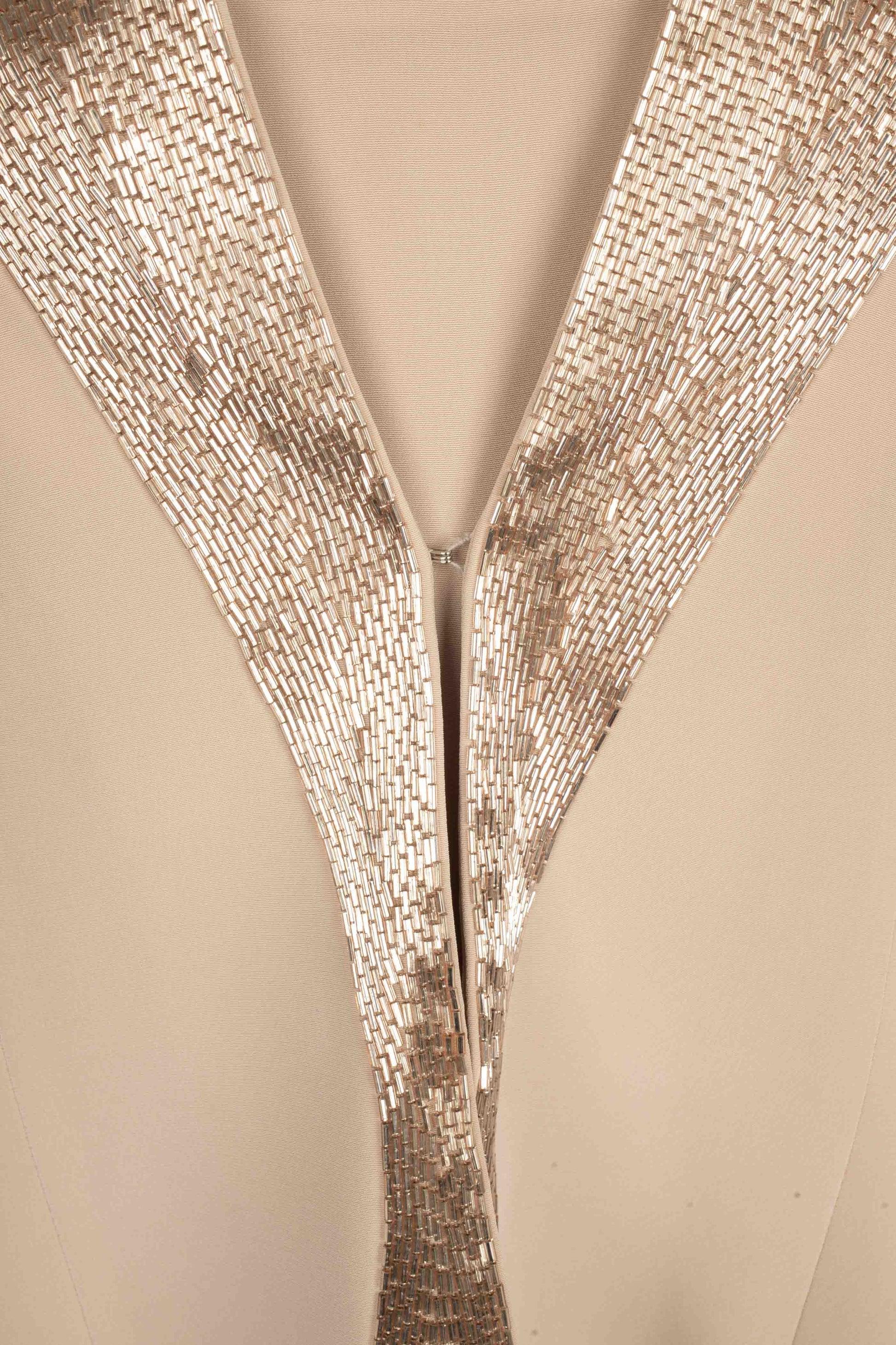 Giacca e abito senza maniche in seta beige Jovani in vendita 4
