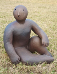 Sitter Looking to Side