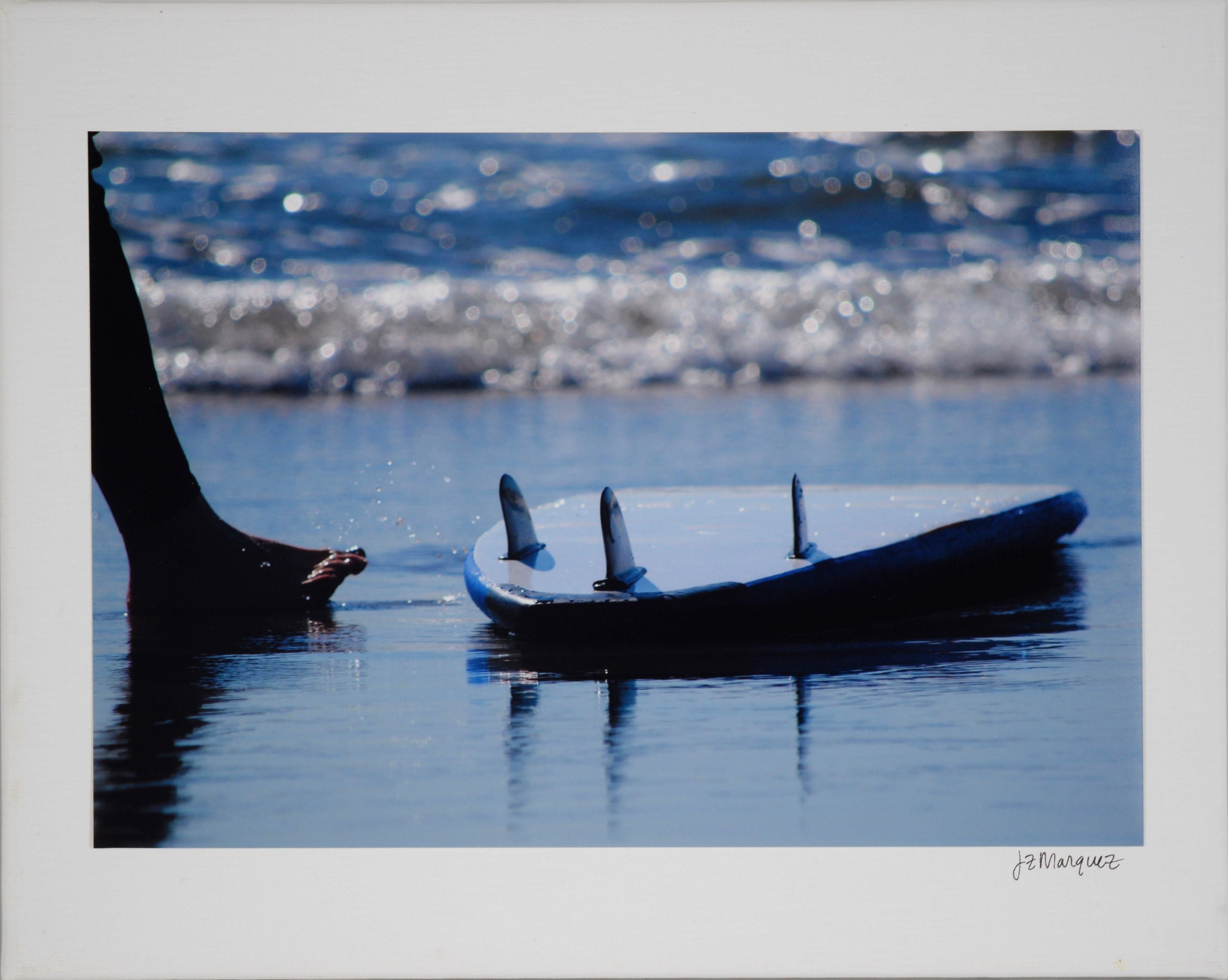 Ensemble de 3 photographies sur toile de Santa Cruz - Photograph de Joy Marquez