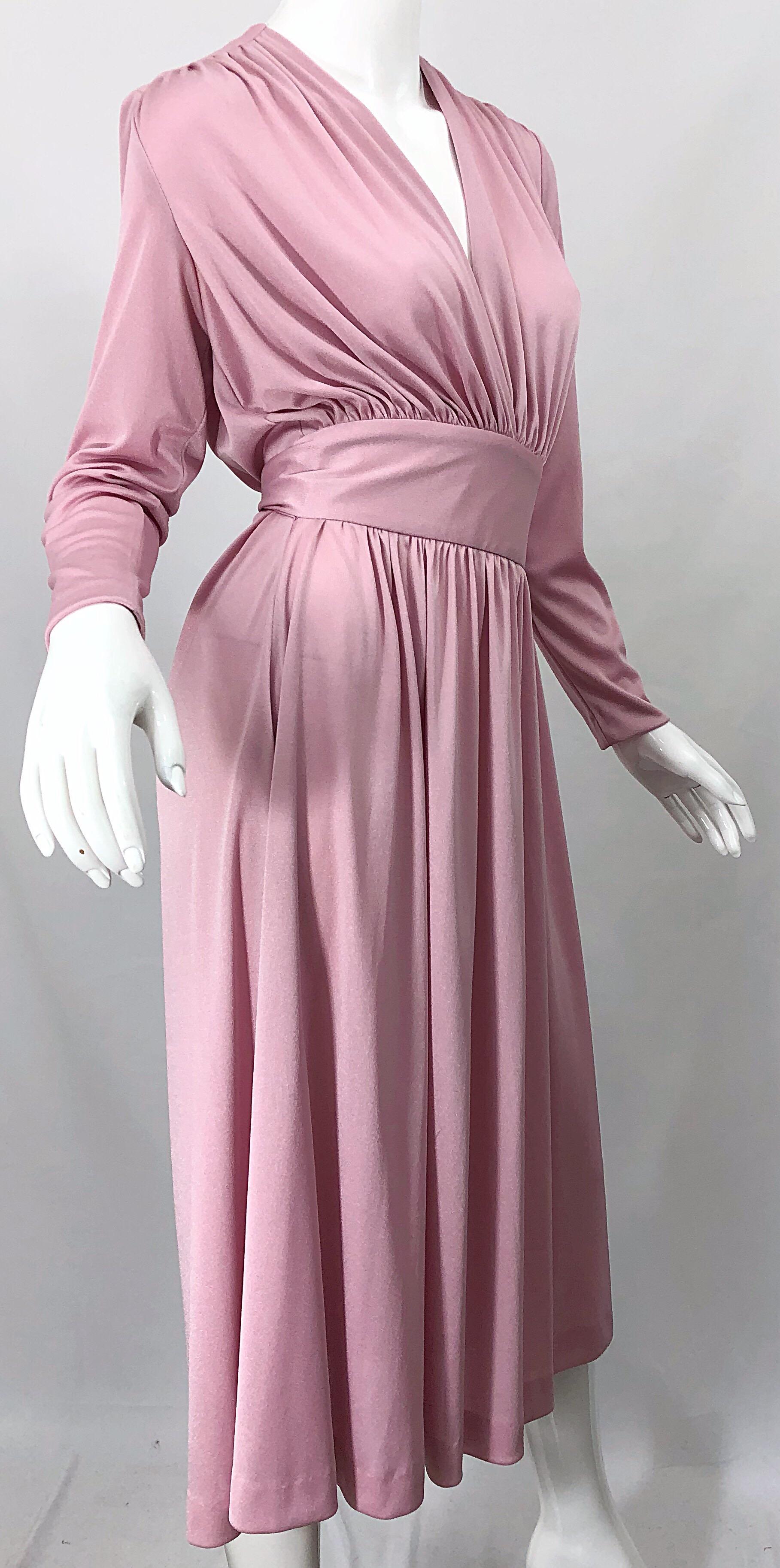 Joy Stevens 1970er Jahre Rosa Mauve Staubrosa Langarm Disco Vintage 70er Jahre Kleid im Angebot 6