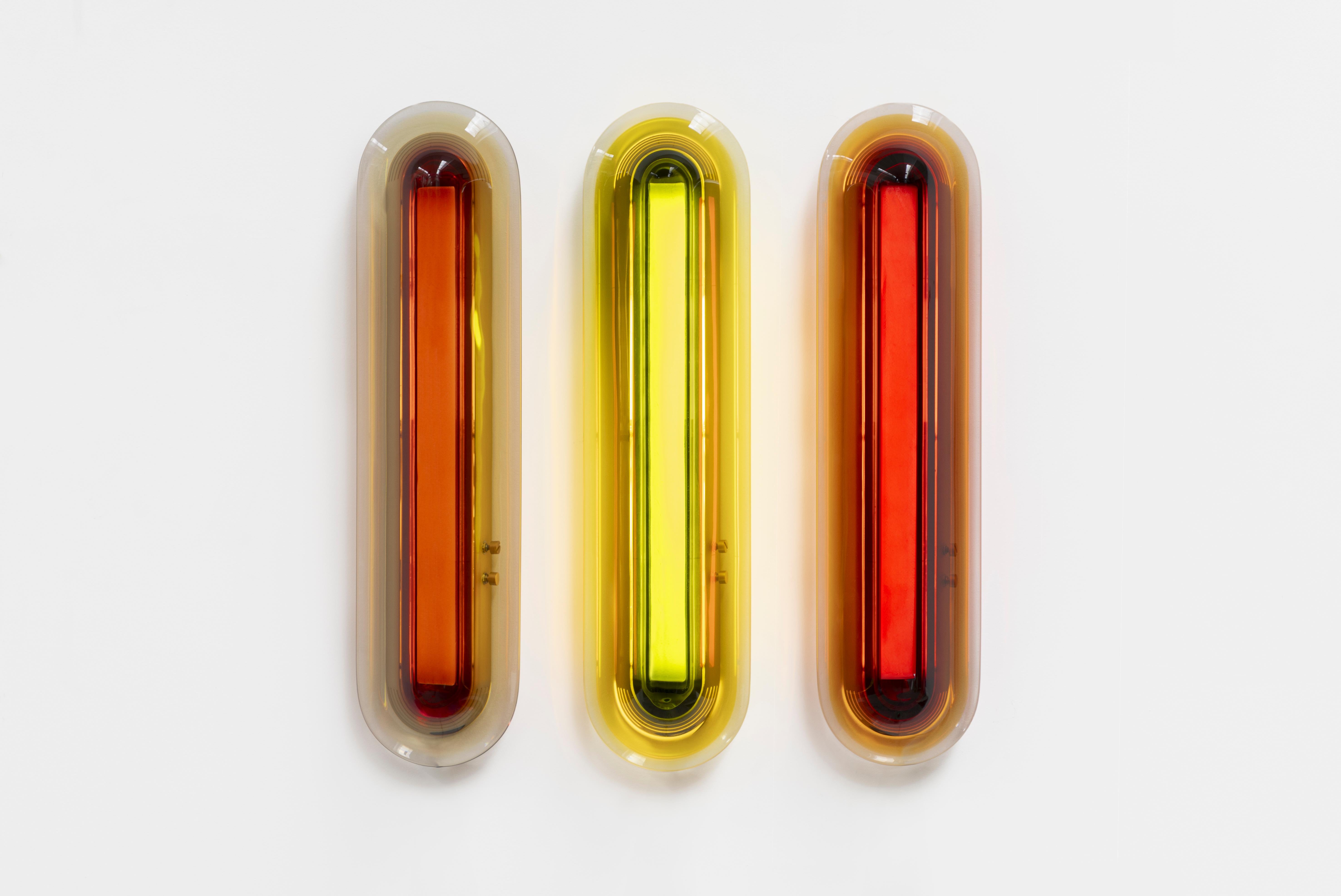 Moderne Appliques Joy Small by Draga & Aurel Resin, 21e siècle en vente