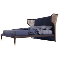 Joyce by Morelato, Cama de madera de fresno y paja, con cabecero tapizado