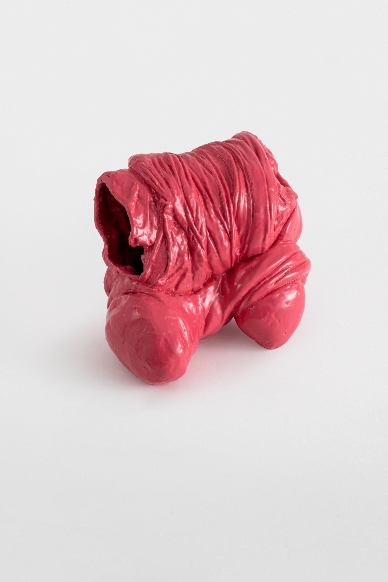 Italian Joyful mother, contemporary sculpure in cast aluminum, fuchsia paint For Sale