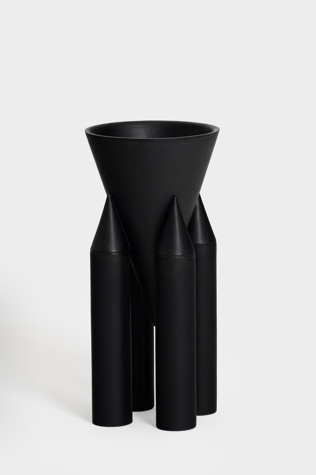 Vaso Joy's Planter in ceramica smaltata con forma a razzo di Joy Herro In condizioni ottime in vendita a Milano, Lombardia