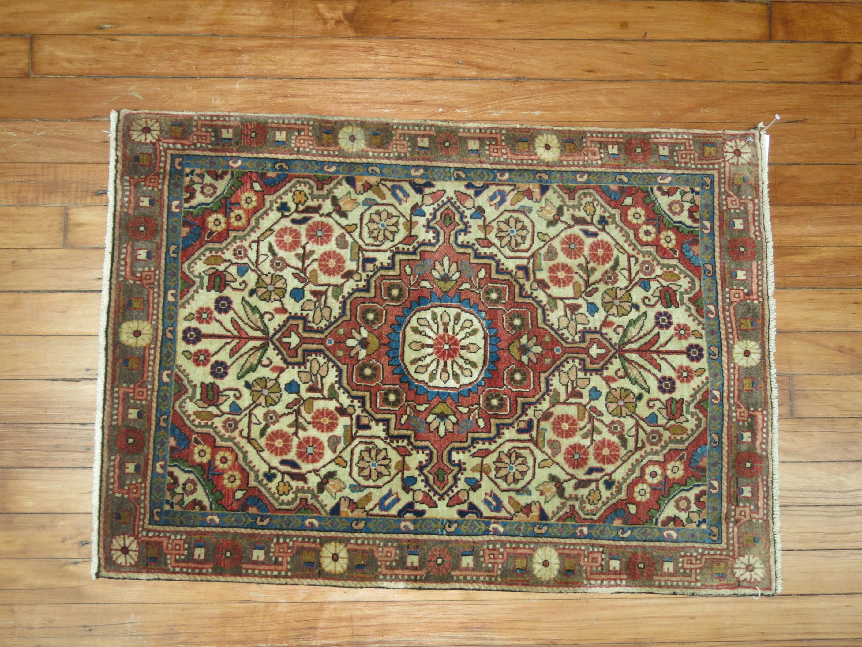 Hand-Woven Jozan Persian Sarouk Rug