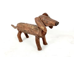 Dachshund – Figurative Holzskulptur, Tiere,  Kunstklassiker, Kunstmeister