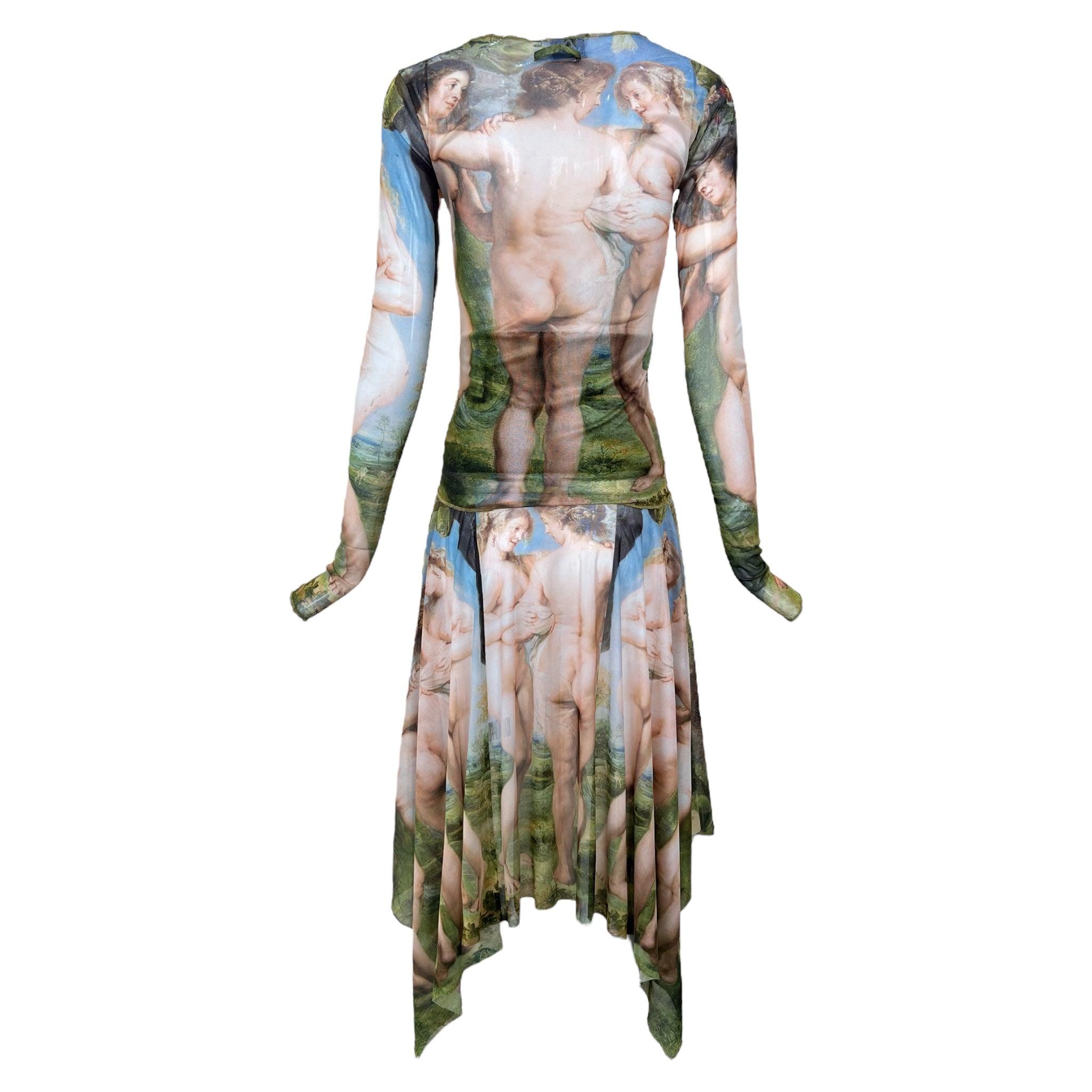 Edición limitada de la colaboración Jean Paul Gaultier Primavera 2022 con el conjunto de malla estampada SSense. La malla estampada Renacimiento es un revival de las codiciadas piezas de los años 90 que se siguen buscando hoy en día. La impresión es