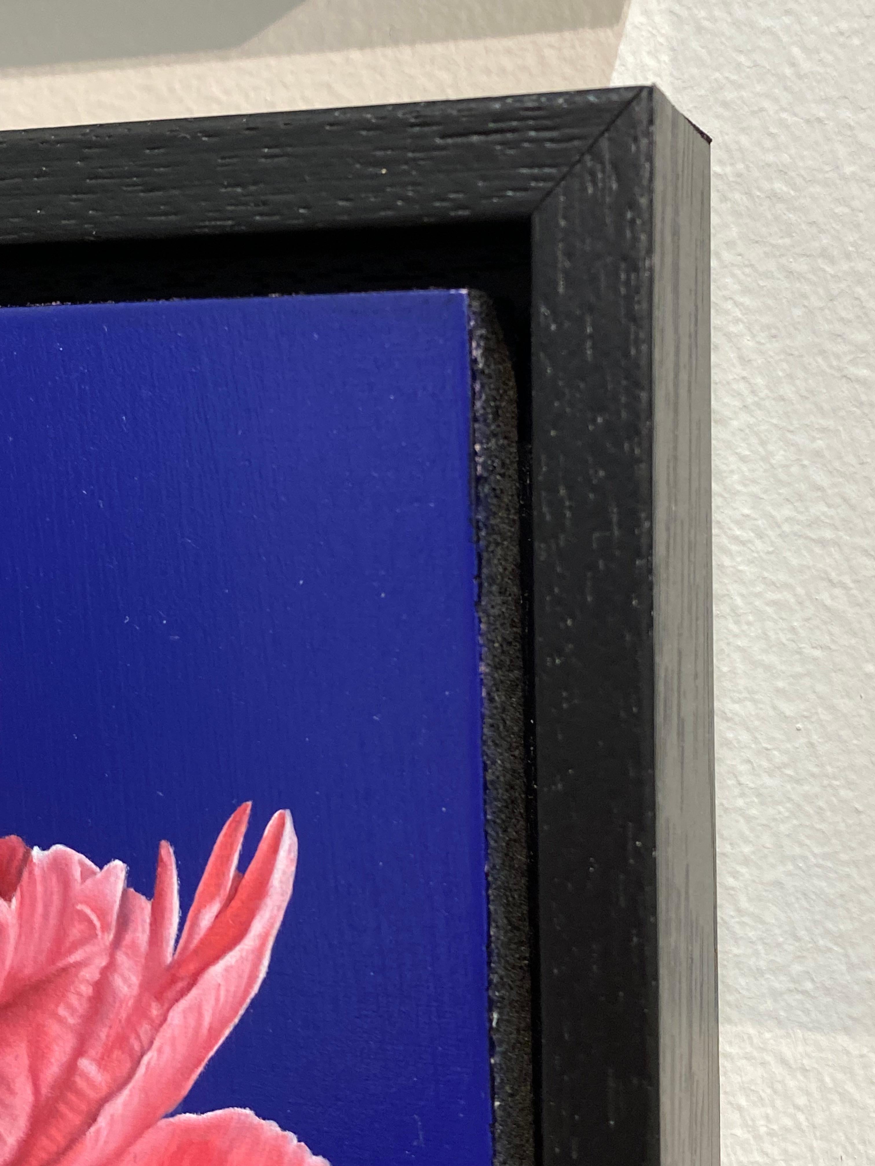 Peonia - Quadro ad olio iperrealistico del 21° secolo raffigurante un fiore di peonia in vendita 1