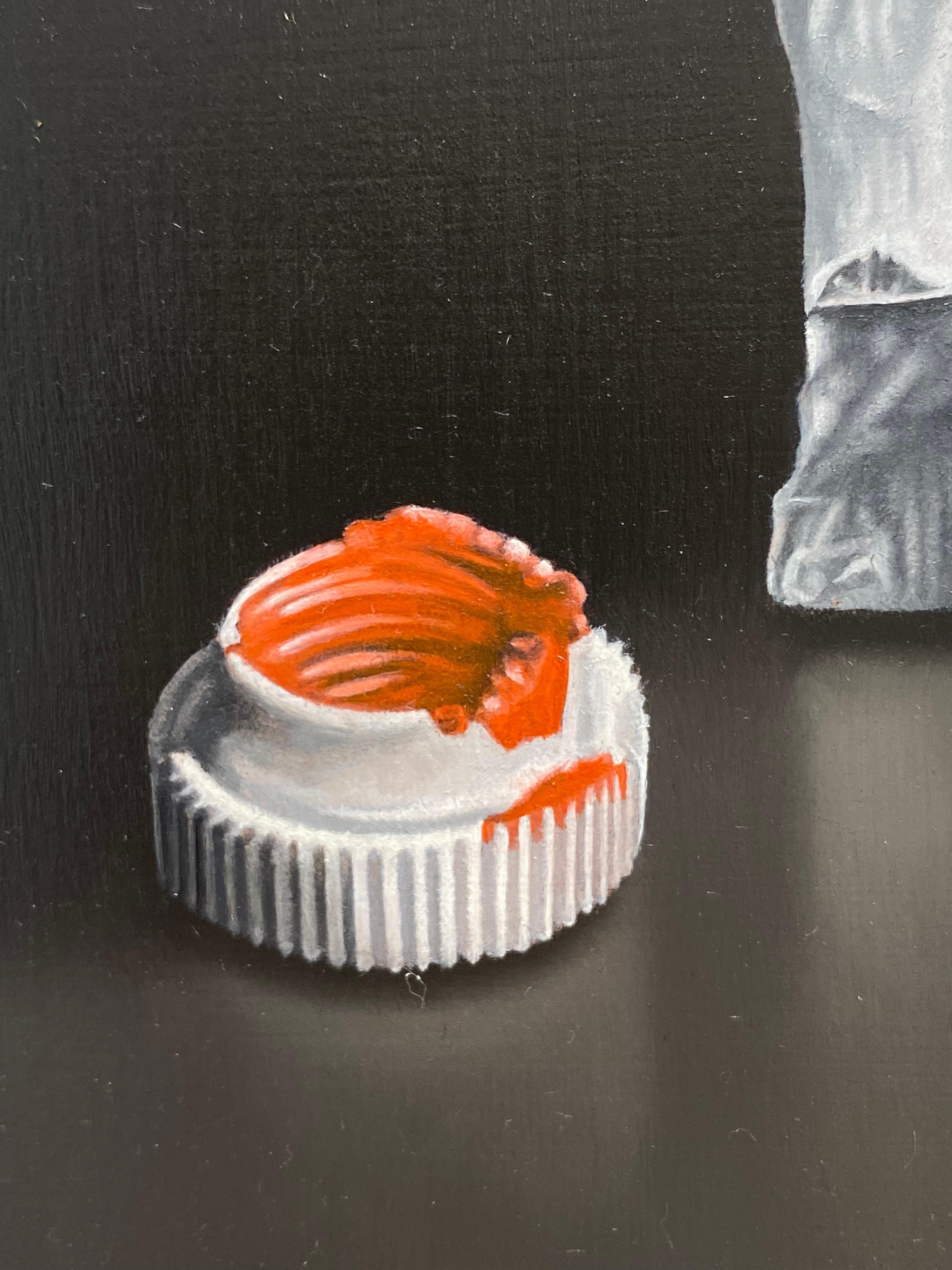 Rojo disfrazado de azul - Pintura hiperrealista contemporánea del siglo XXI en venta 3