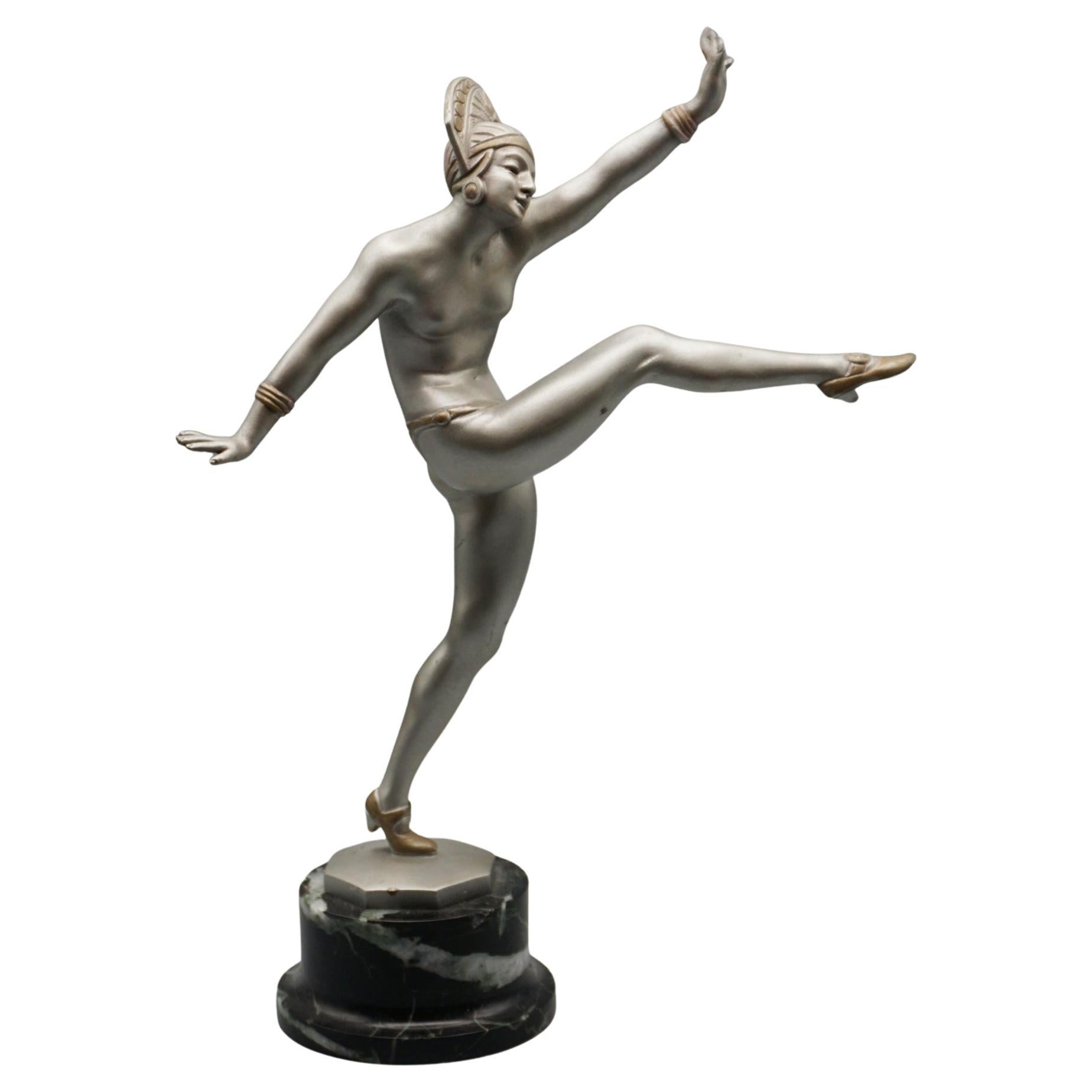 JP Morante 'Patada Alta' Una Escultura Art Decó de Bronce Pintada en Frío en venta