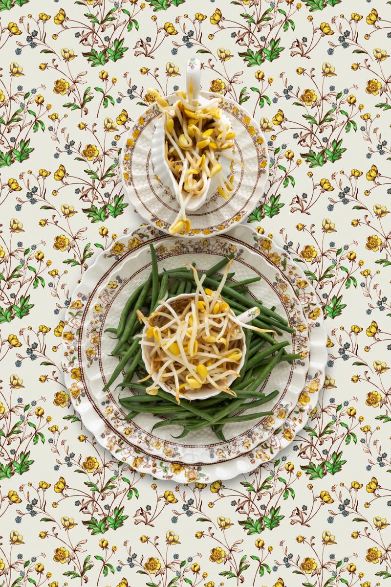 JP Terlizzi Color Photograph – Spode Butterbecher mit Bohnen, limitierte Auflage, Archivtinte, signiert und nummeriert