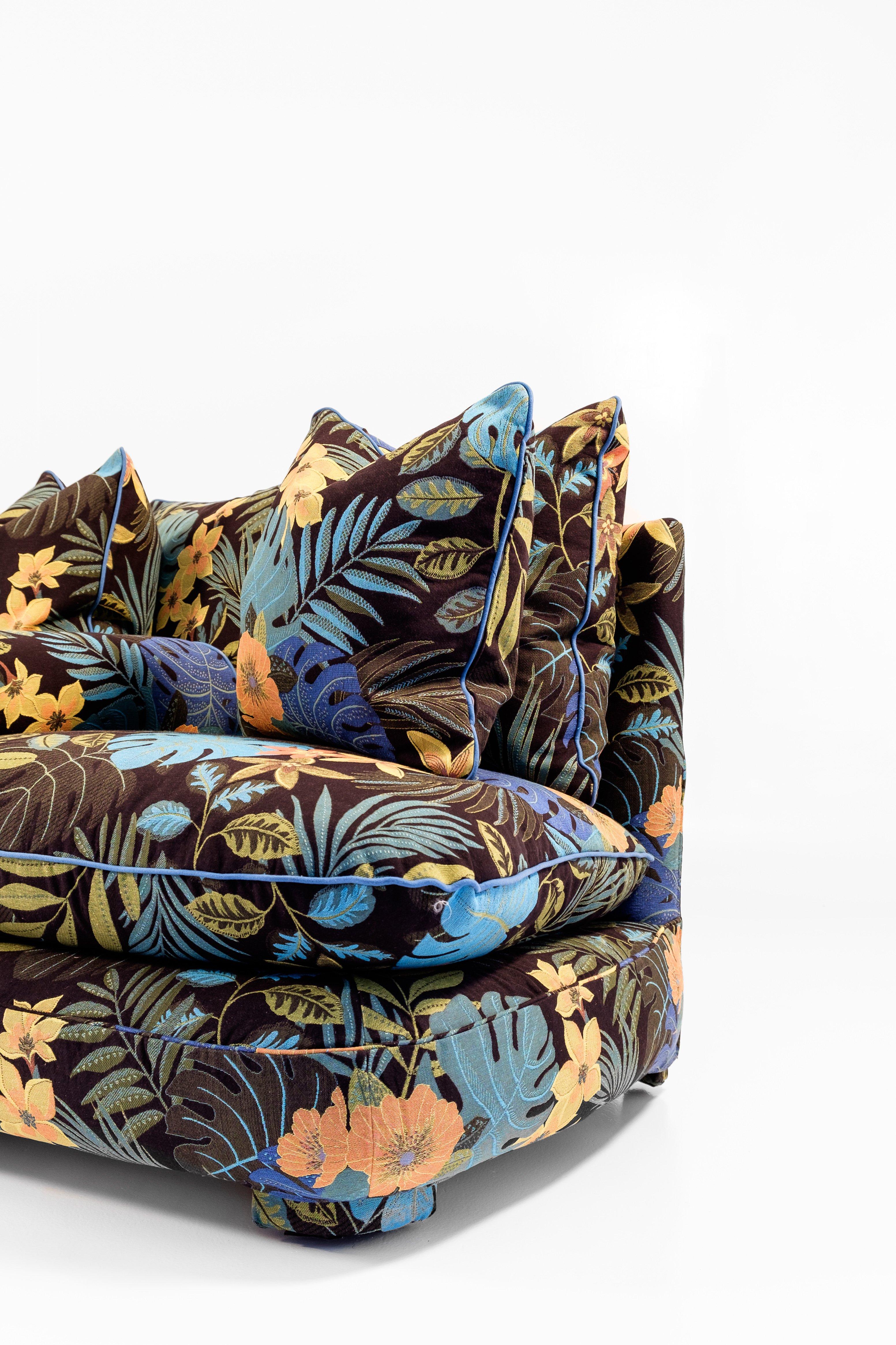 JPDemeyer Home Collection Grand Sofa Cha-Cha in Jungle by Night Fabric In New Condition For Sale In Sint-Kruis, BE